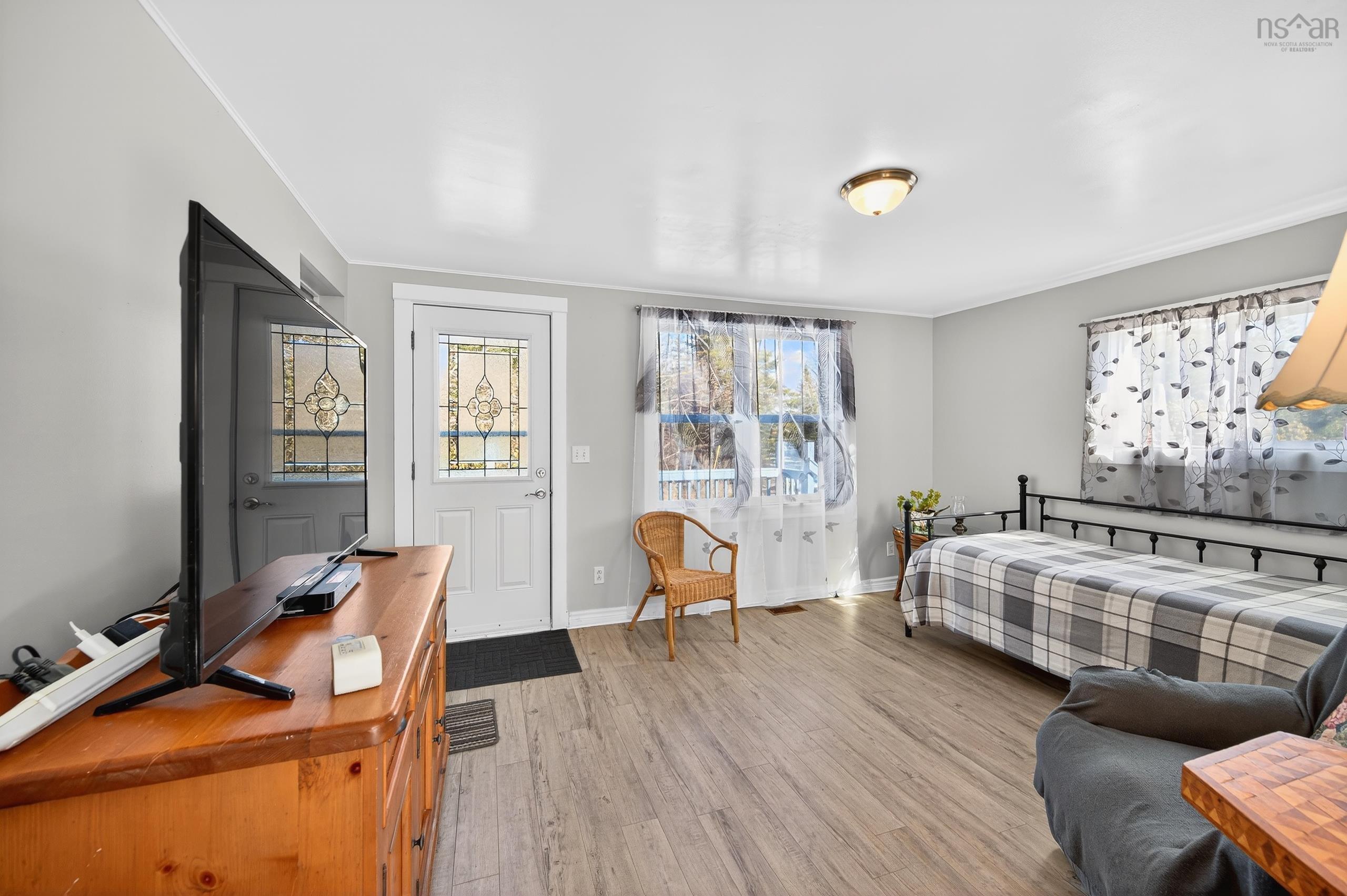 $419,900.00: 15682 7 Highway, East Ship Harbour
