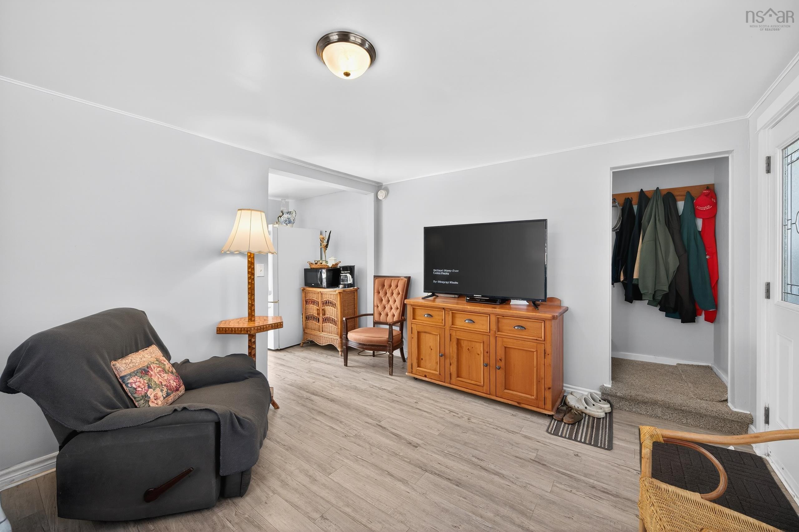 $419,900.00: 15682 7 Highway, East Ship Harbour
