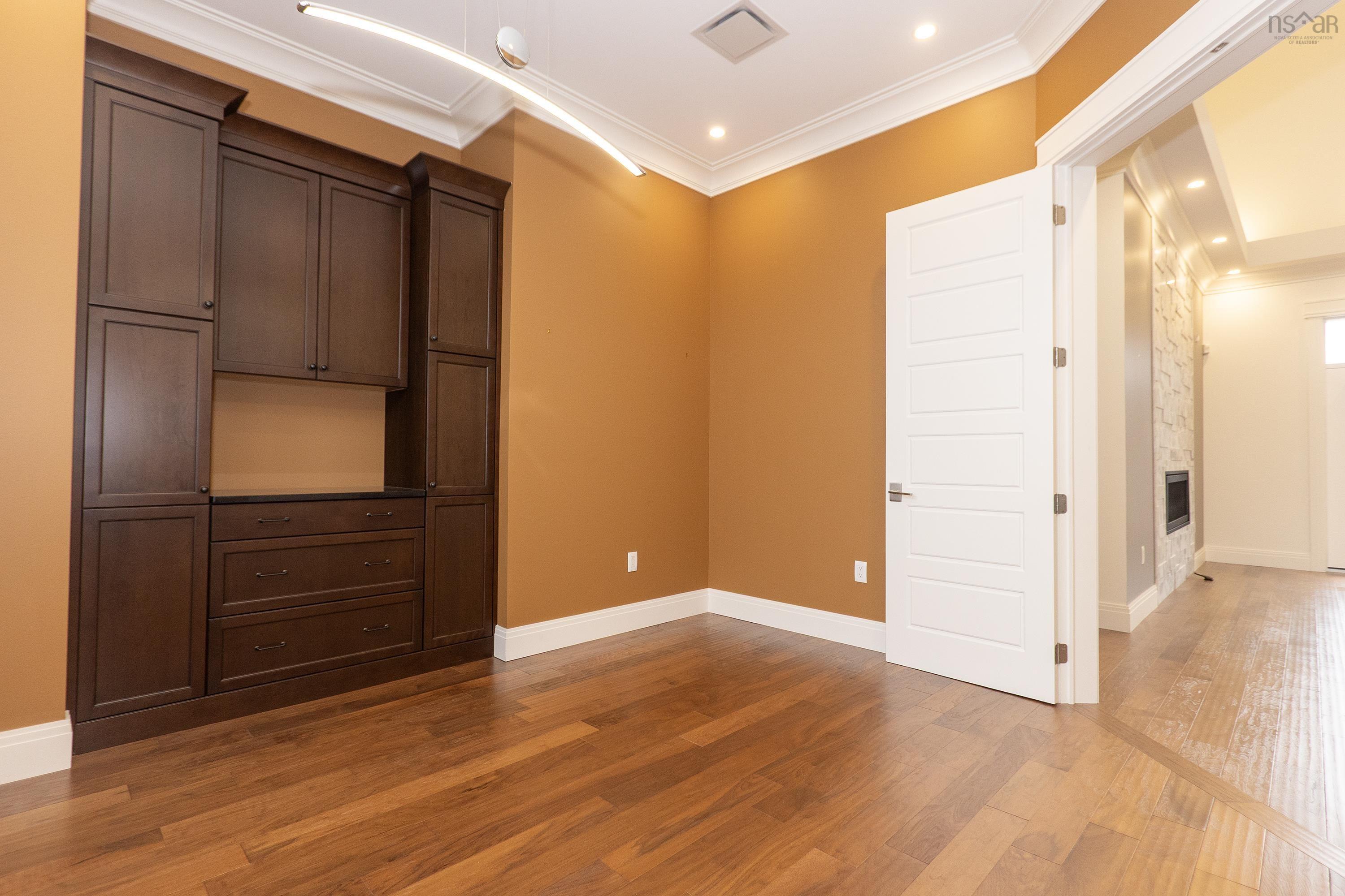 $1,100,000.00: 31 Gosling Glen, East Amherst