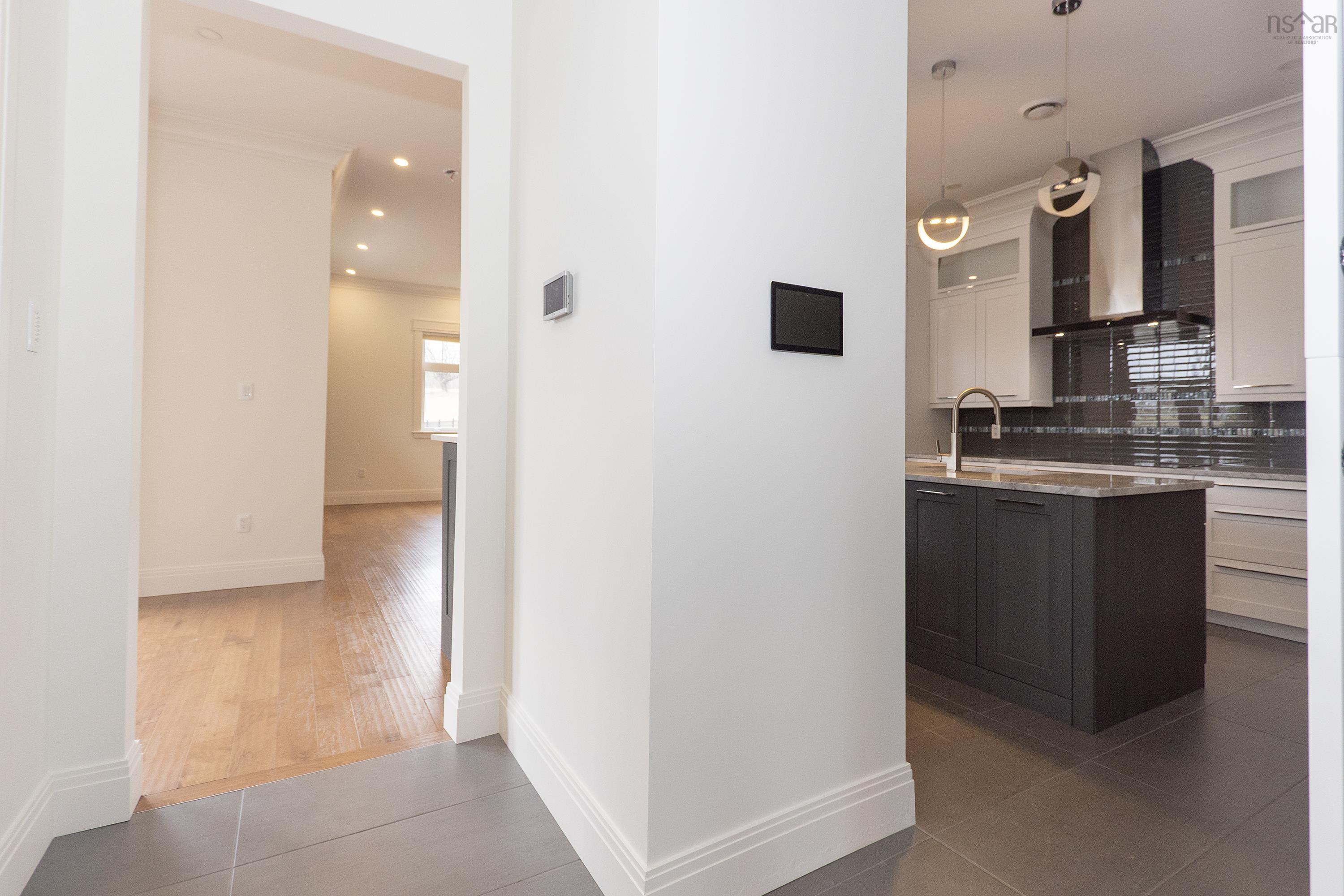 $1,100,000.00: 31 Gosling Glen, East Amherst