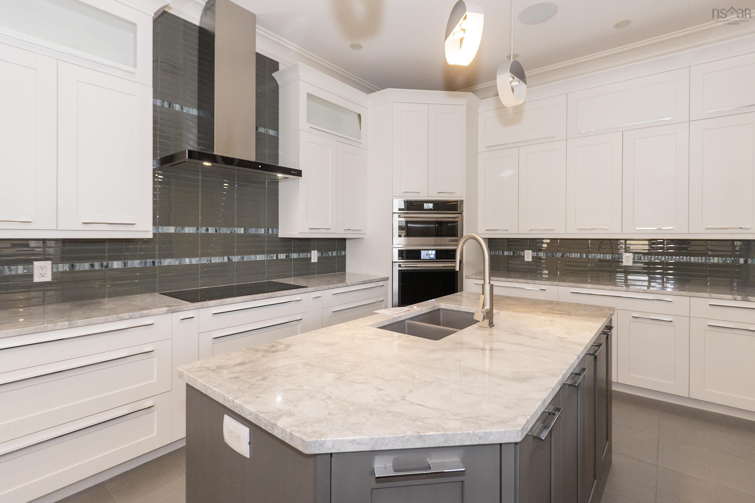 $1,100,000.00: 31 Gosling Glen, East Amherst