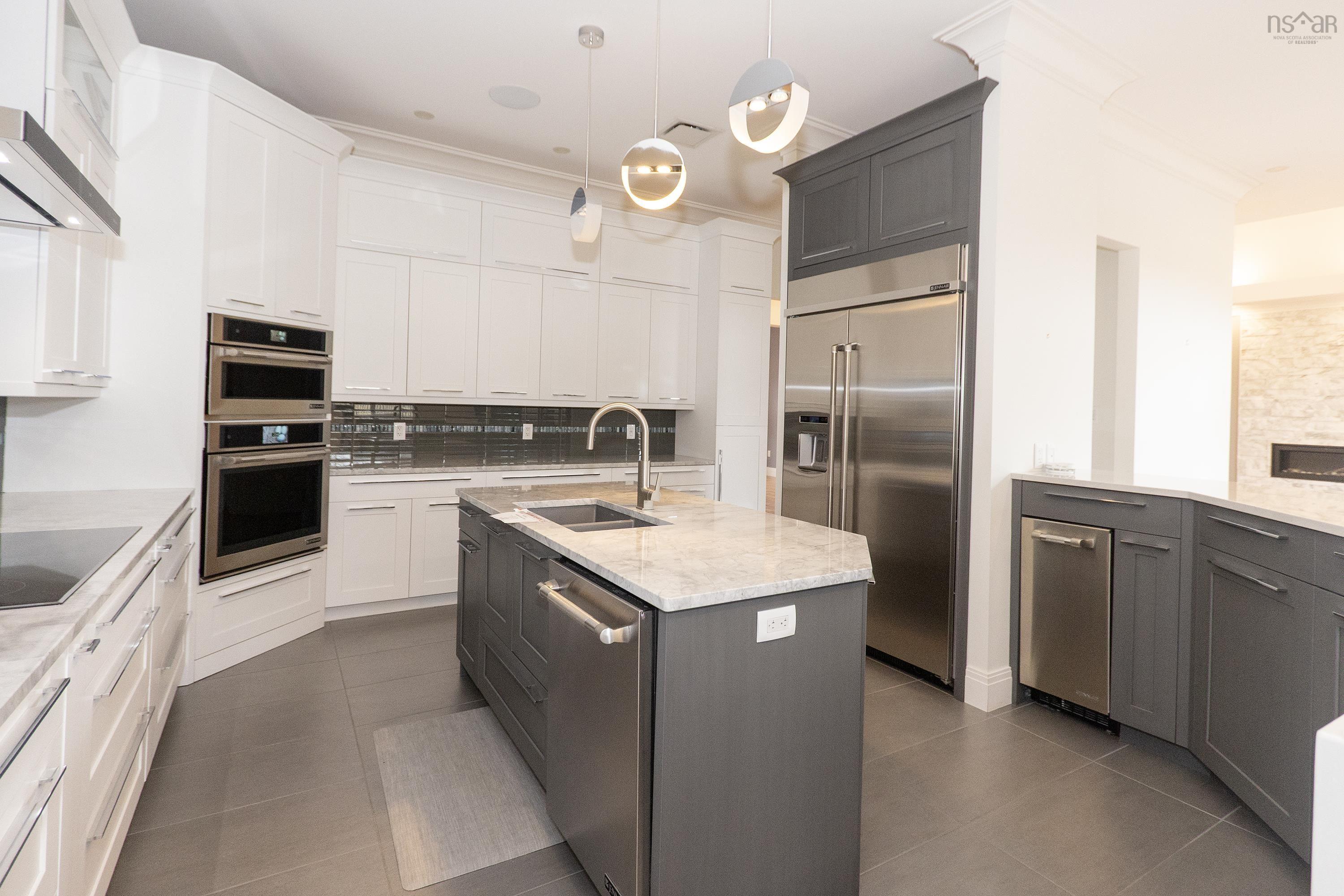 $1,100,000.00: 31 Gosling Glen, East Amherst