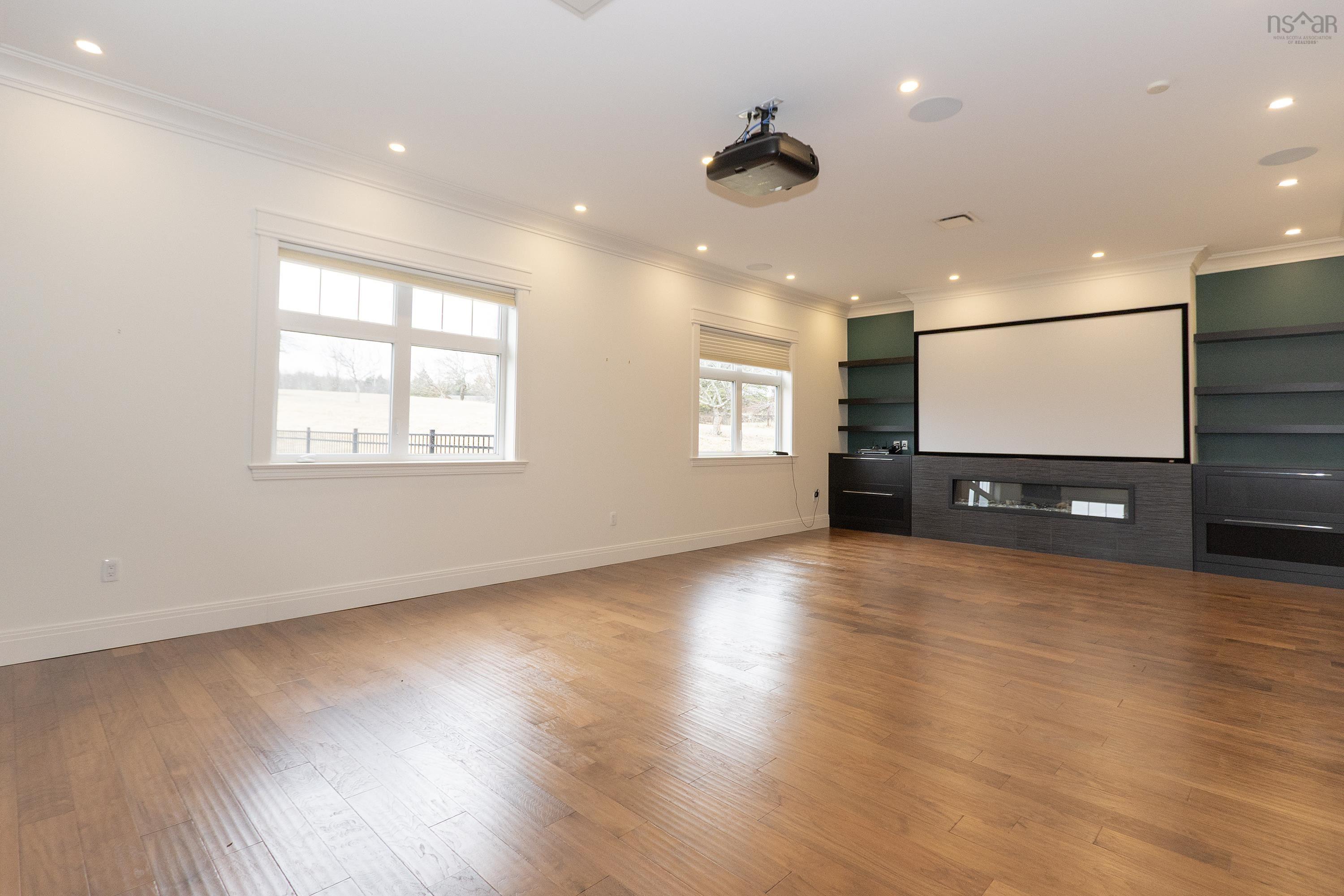 $1,100,000.00: 31 Gosling Glen, East Amherst