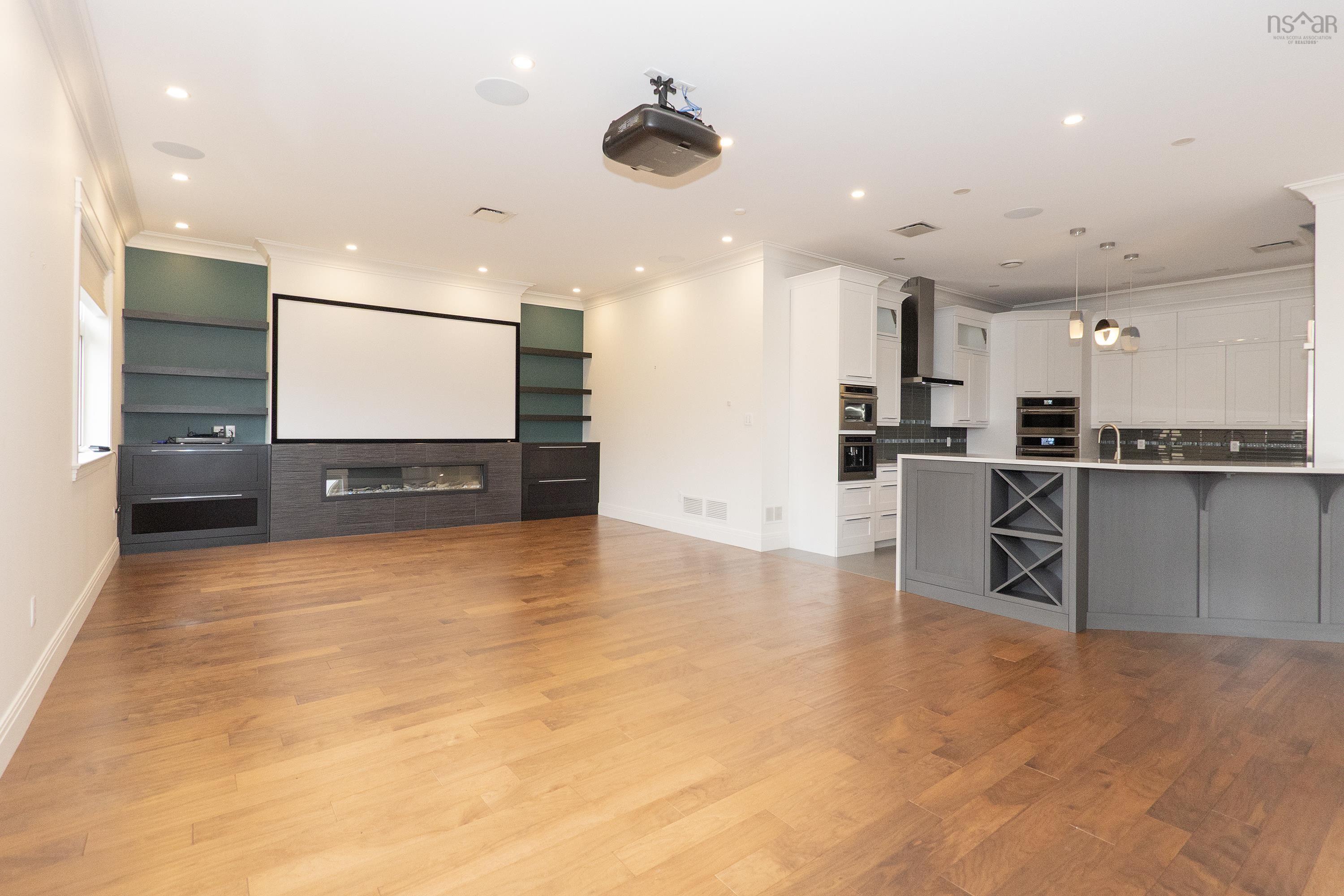 $1,100,000.00: 31 Gosling Glen, East Amherst