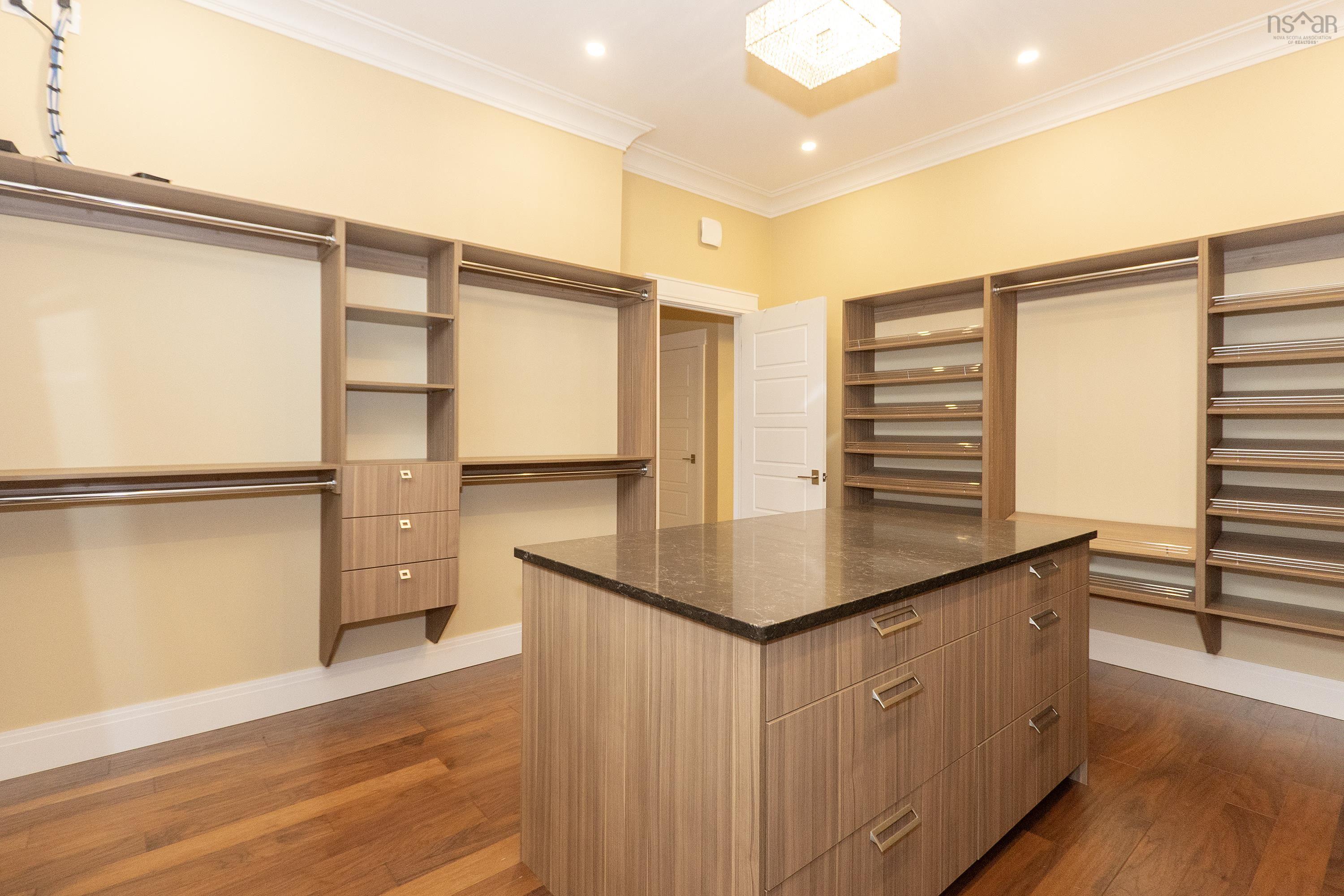 $1,100,000.00: 31 Gosling Glen, East Amherst