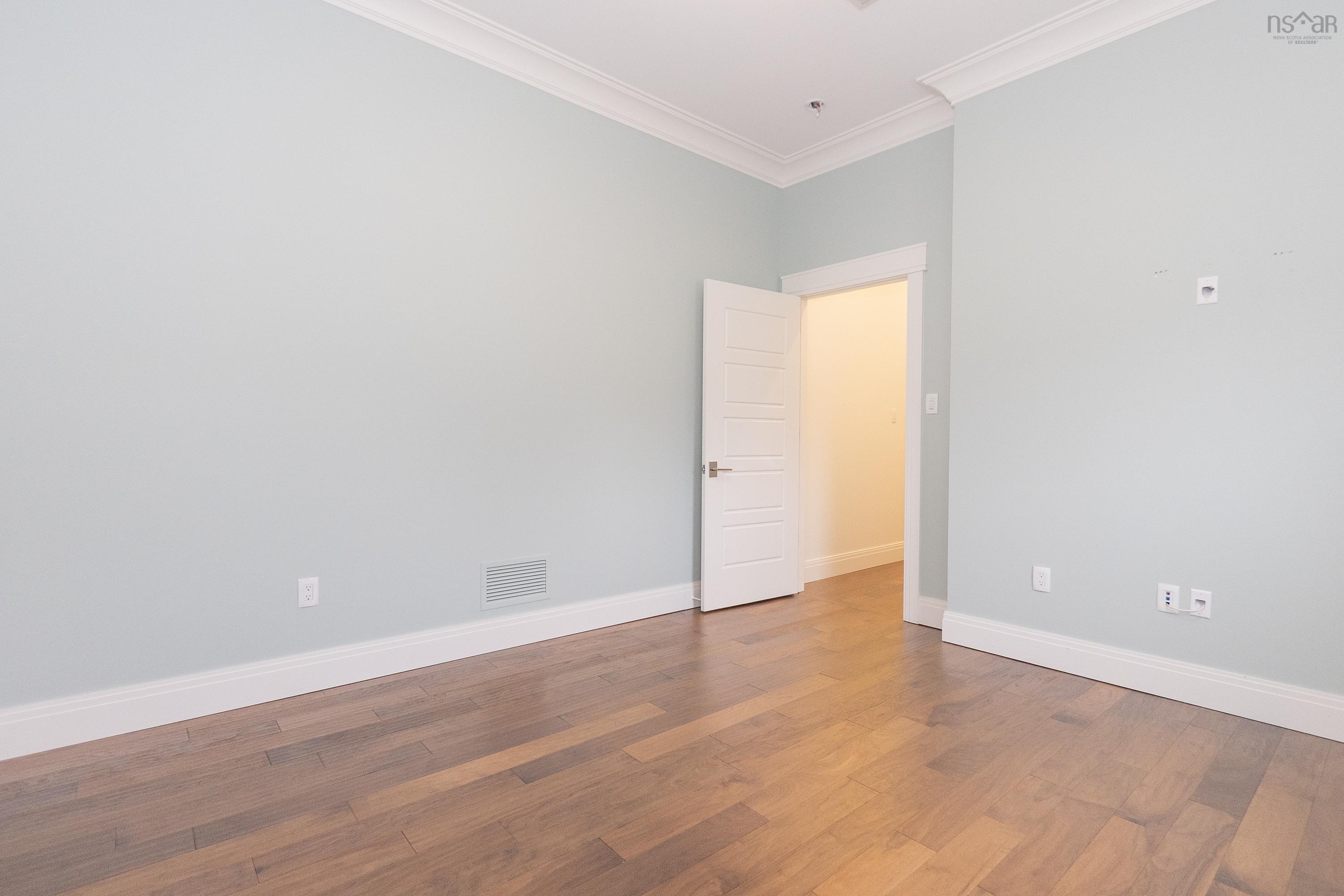 $1,100,000.00: 31 Gosling Glen, East Amherst