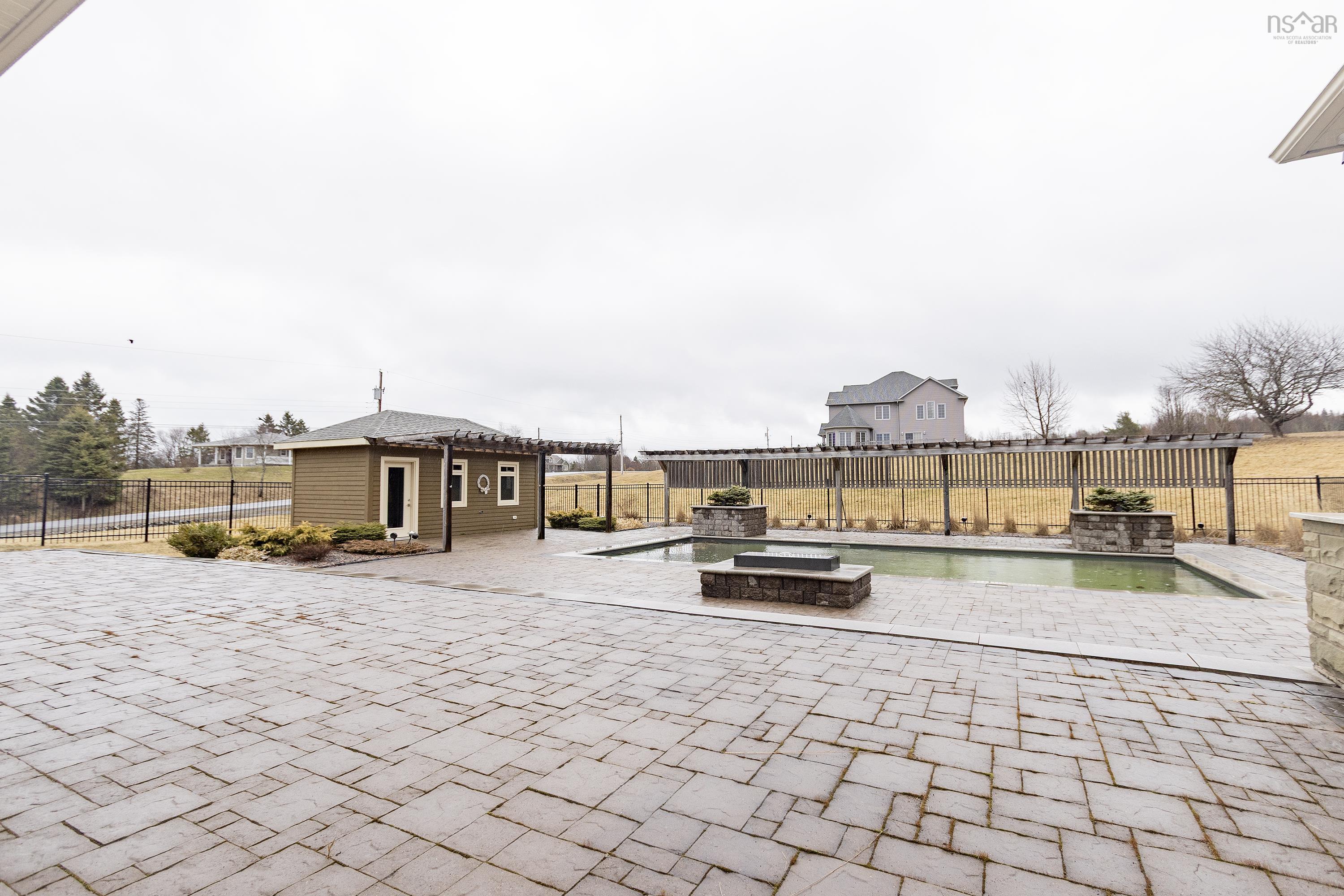 $1,100,000.00: 31 Gosling Glen, East Amherst
