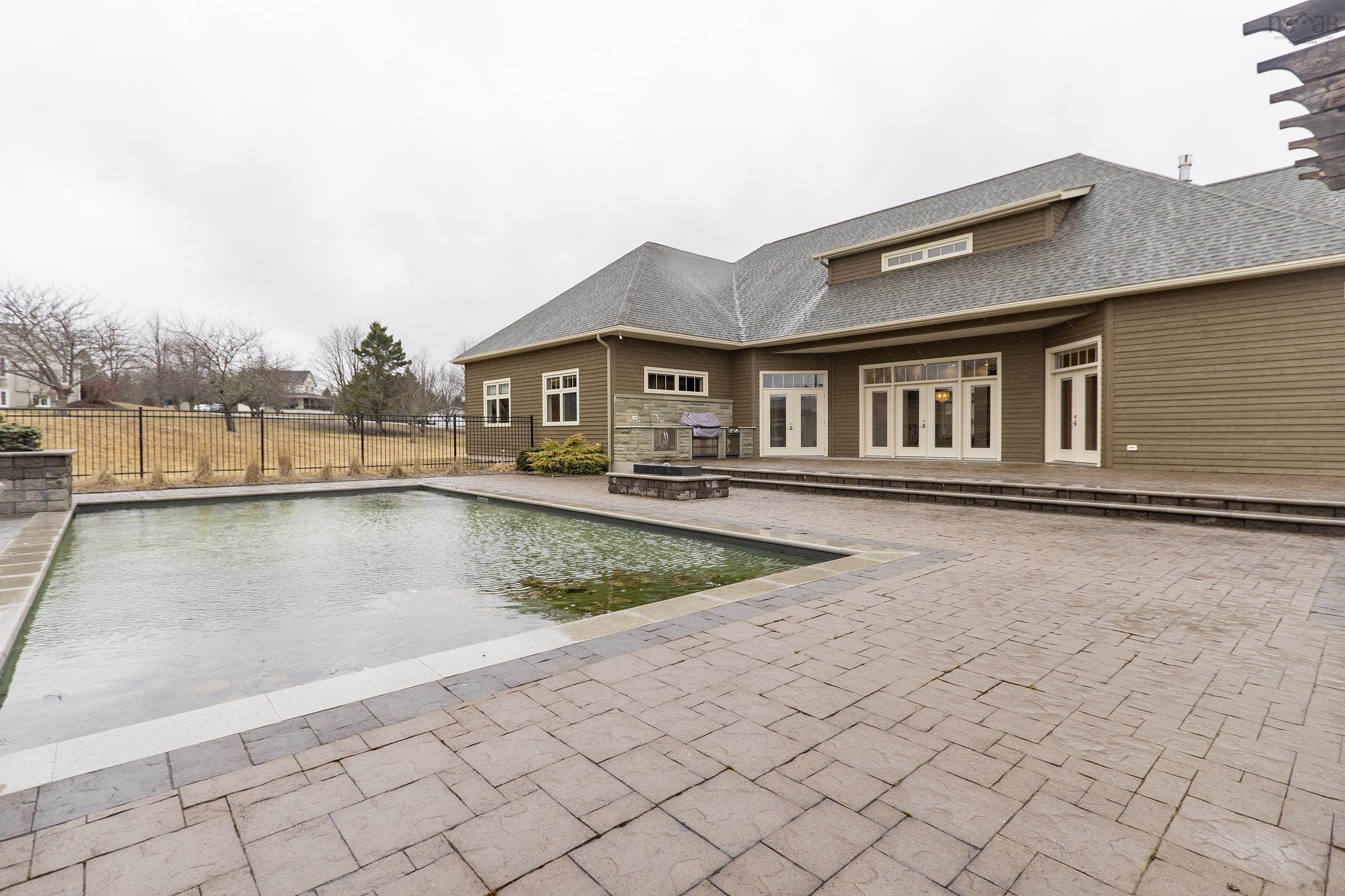 $1,100,000.00: 31 Gosling Glen, East Amherst