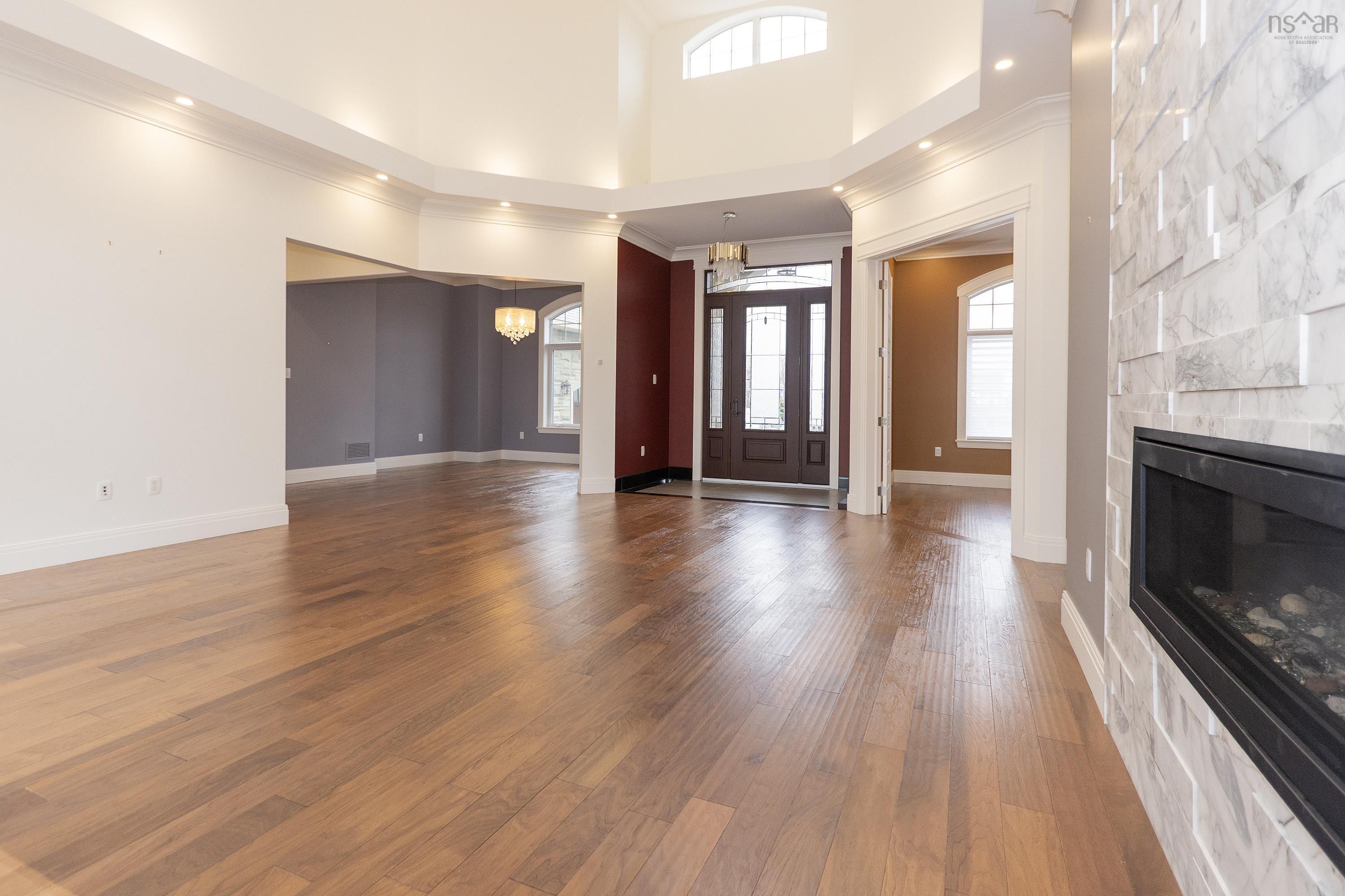 $1,100,000.00: 31 Gosling Glen, East Amherst