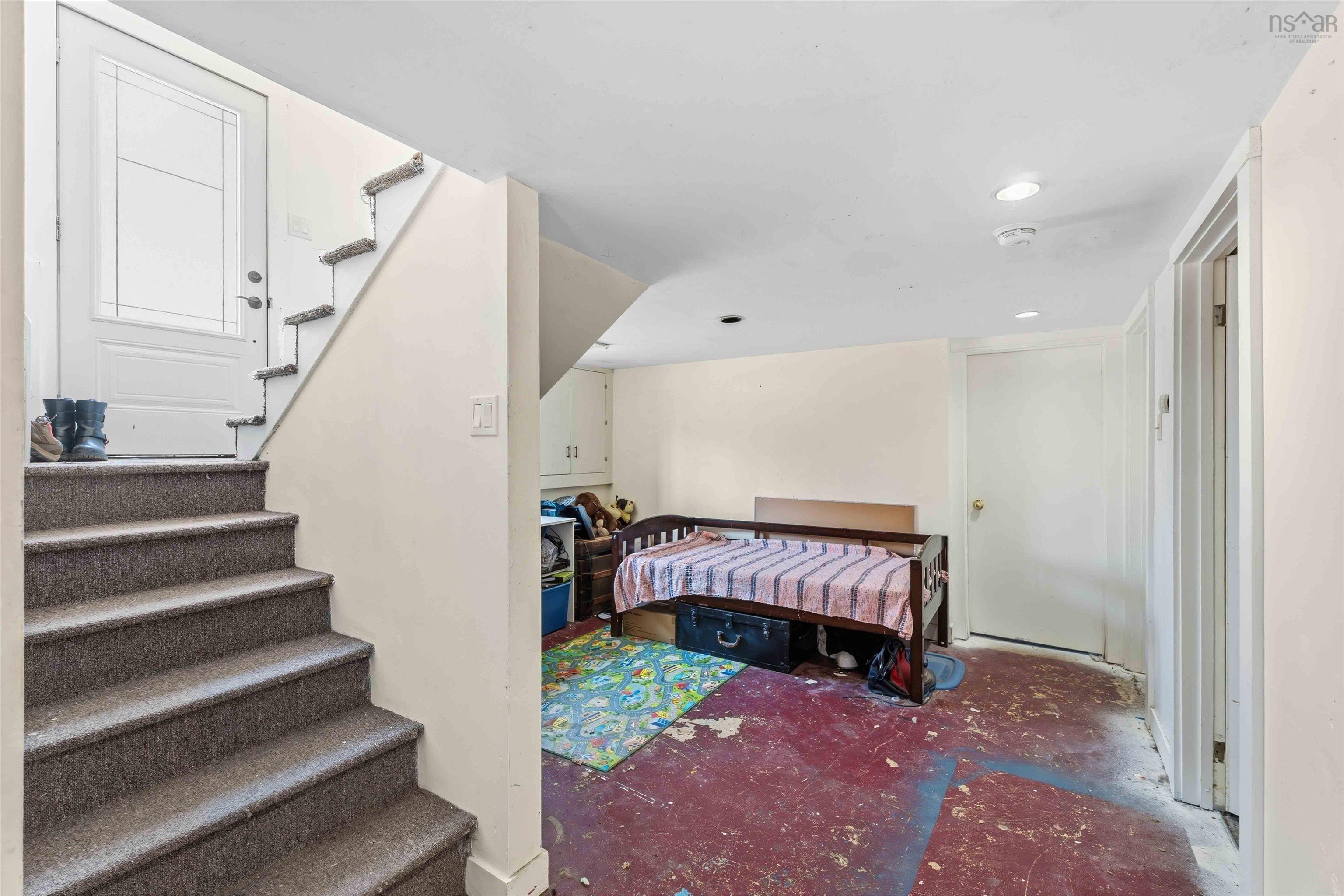 $310,000.00: 1793 Morden Road, Morden