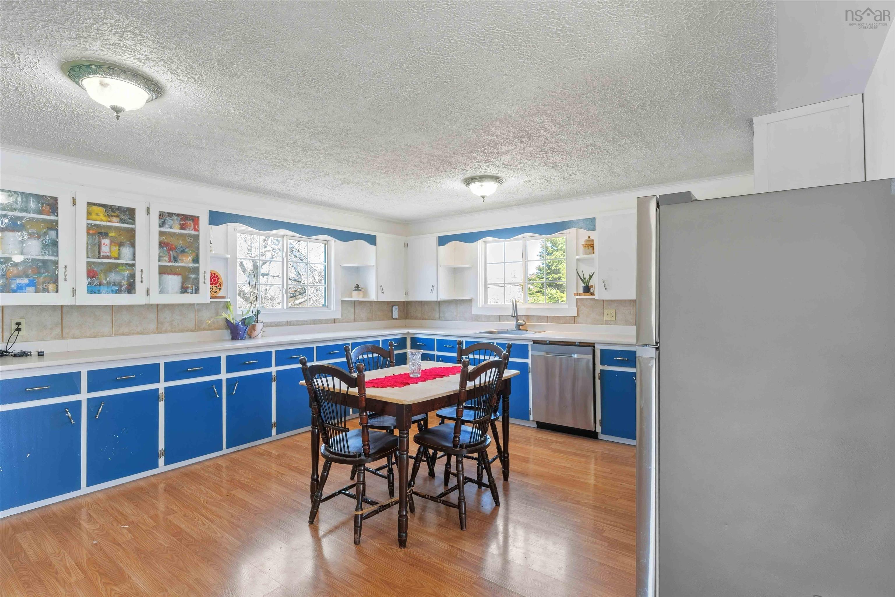 $310,000.00: 1793 Morden Road, Morden