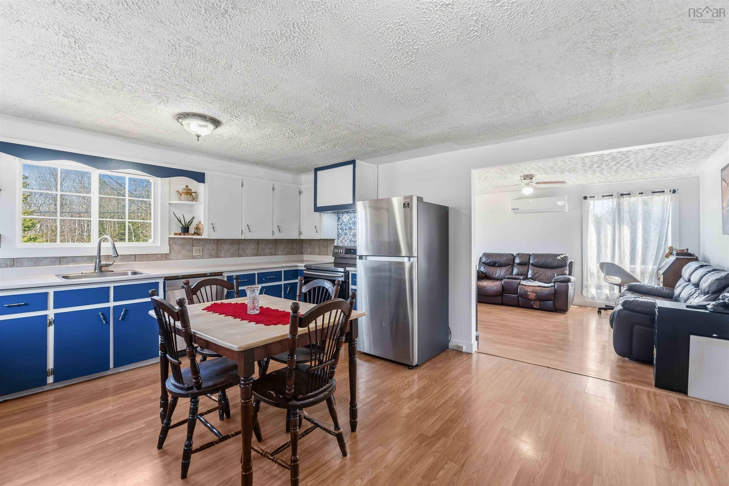 $310,000.00: 1793 Morden Road, Morden