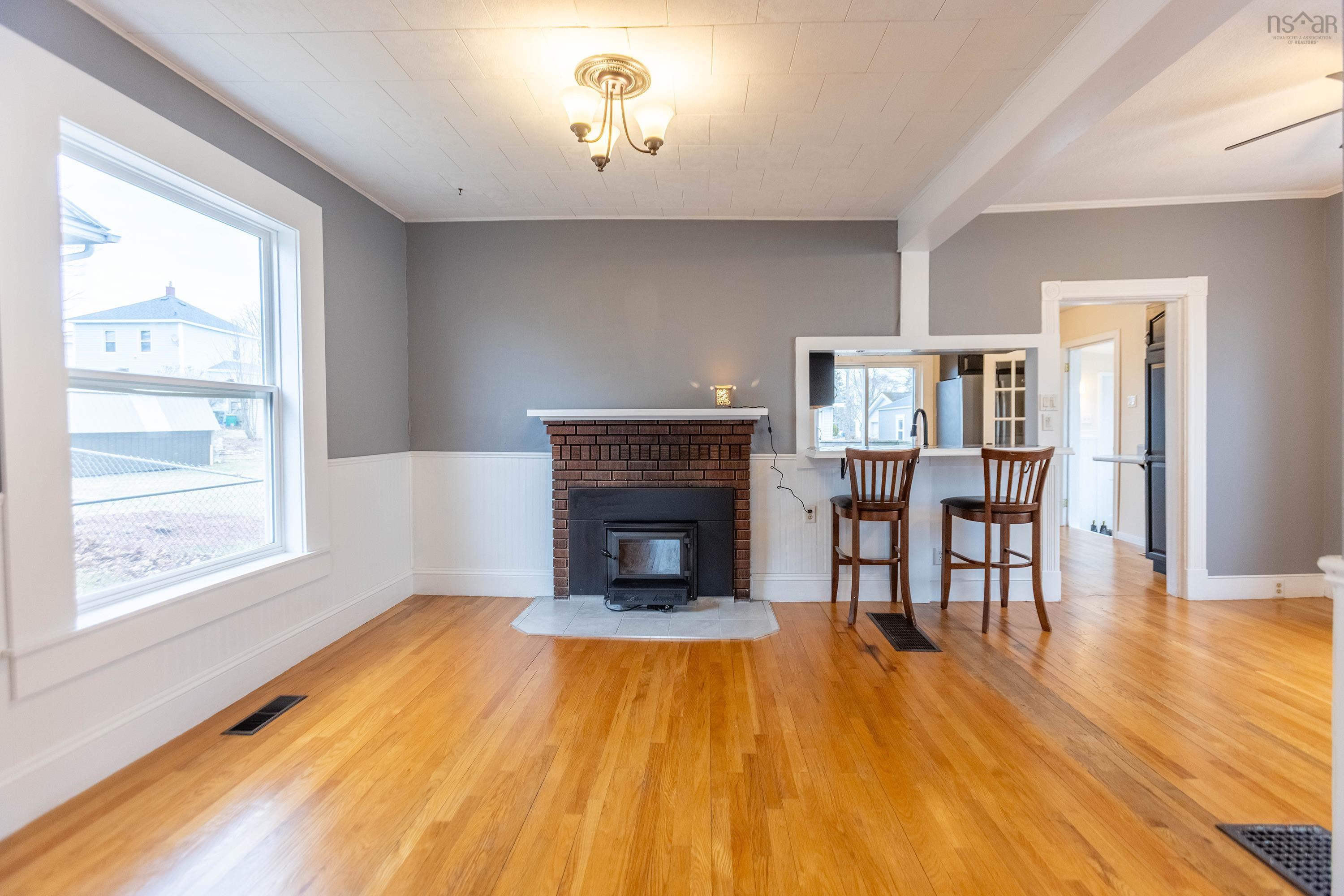$279,900.00: 14 Allison Avenue, Amherst