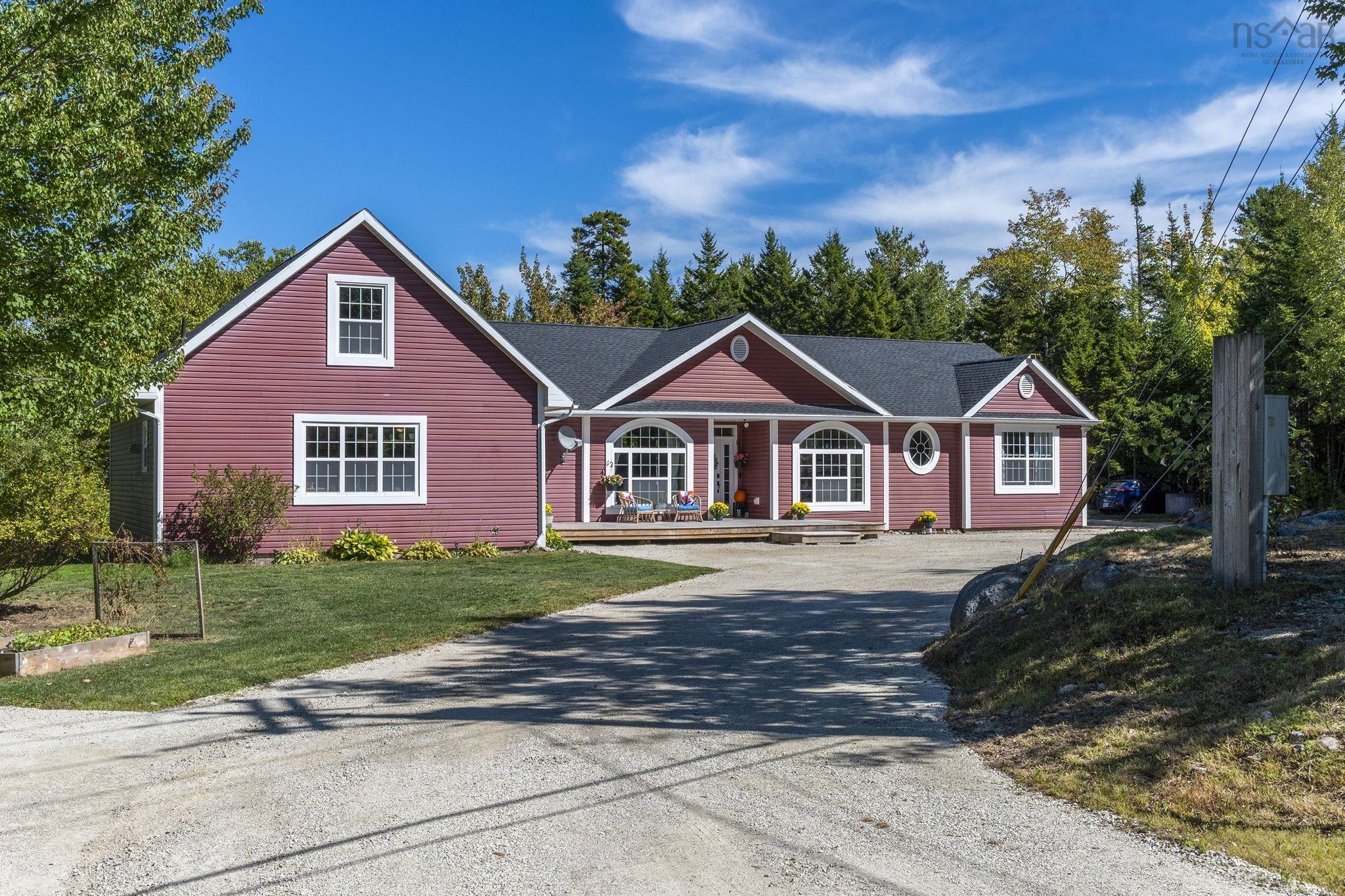$734,900.00: 202 Mill Lake Road, Hubbards