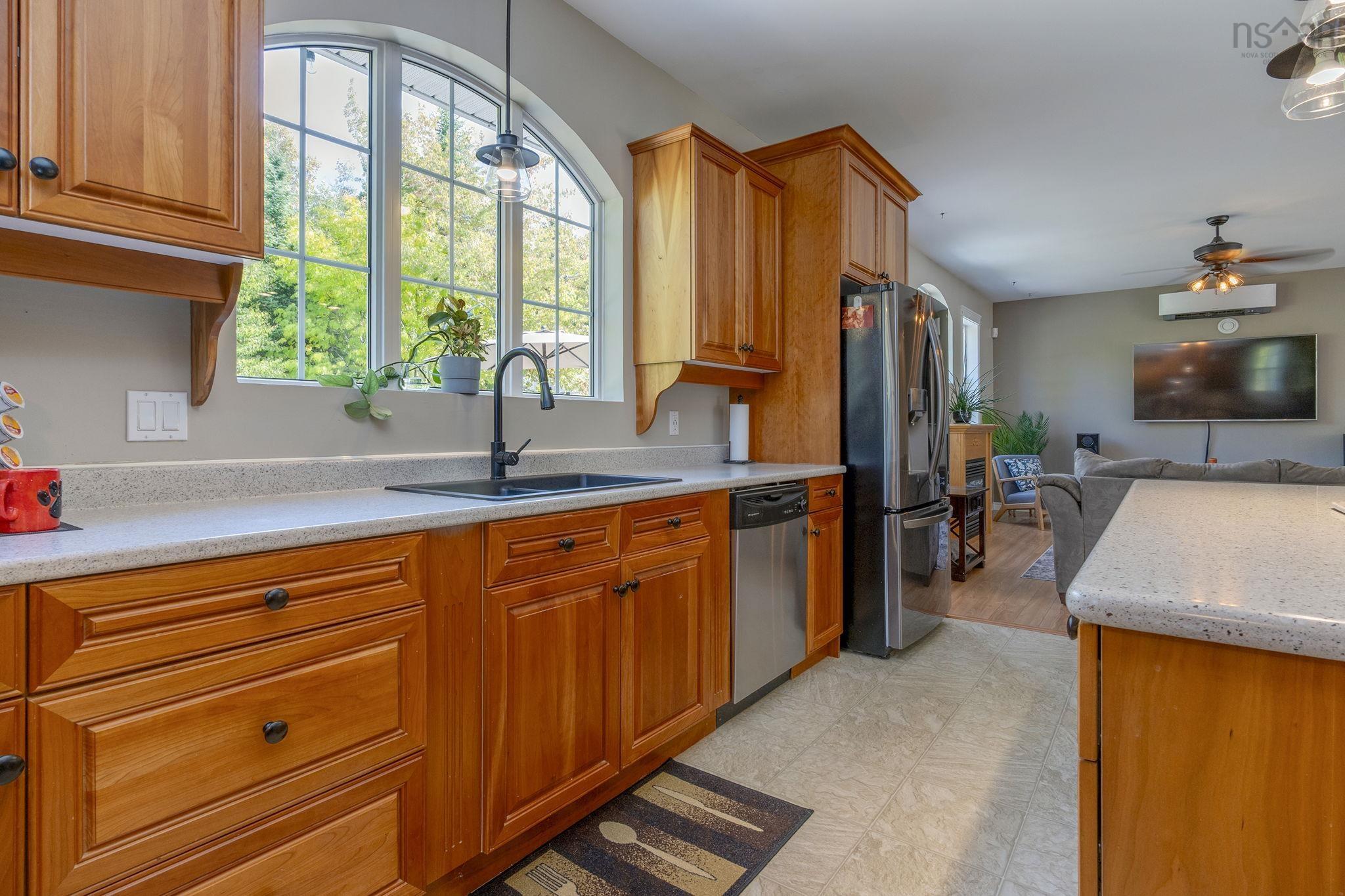 $734,900.00: 202 Mill Lake Road, Hubbards