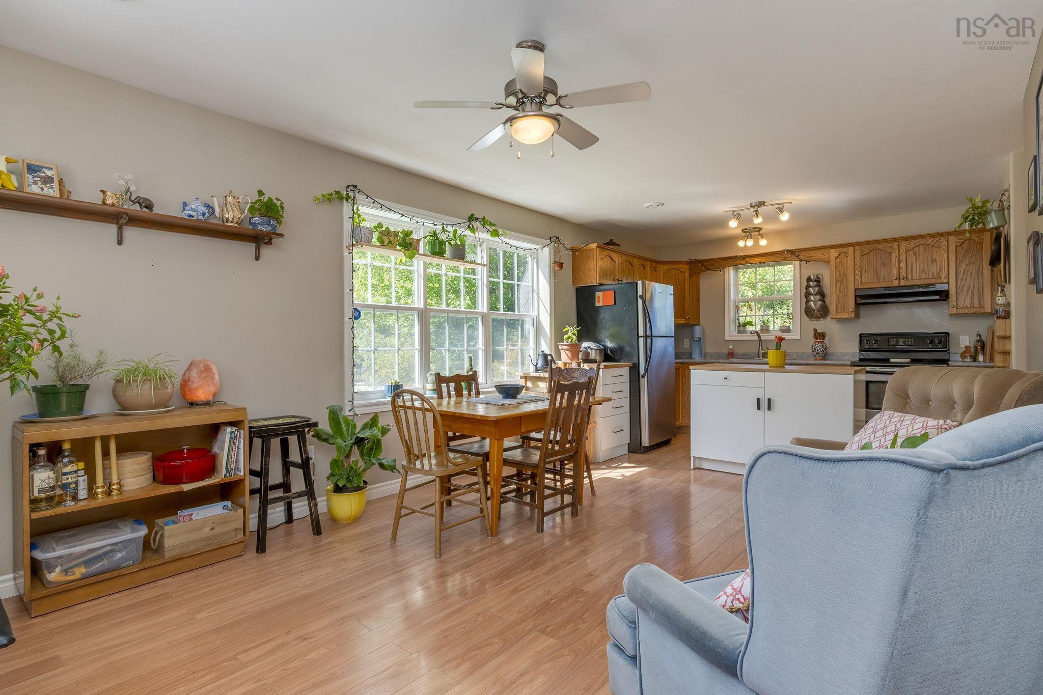$734,900.00: 202 Mill Lake Road, Hubbards