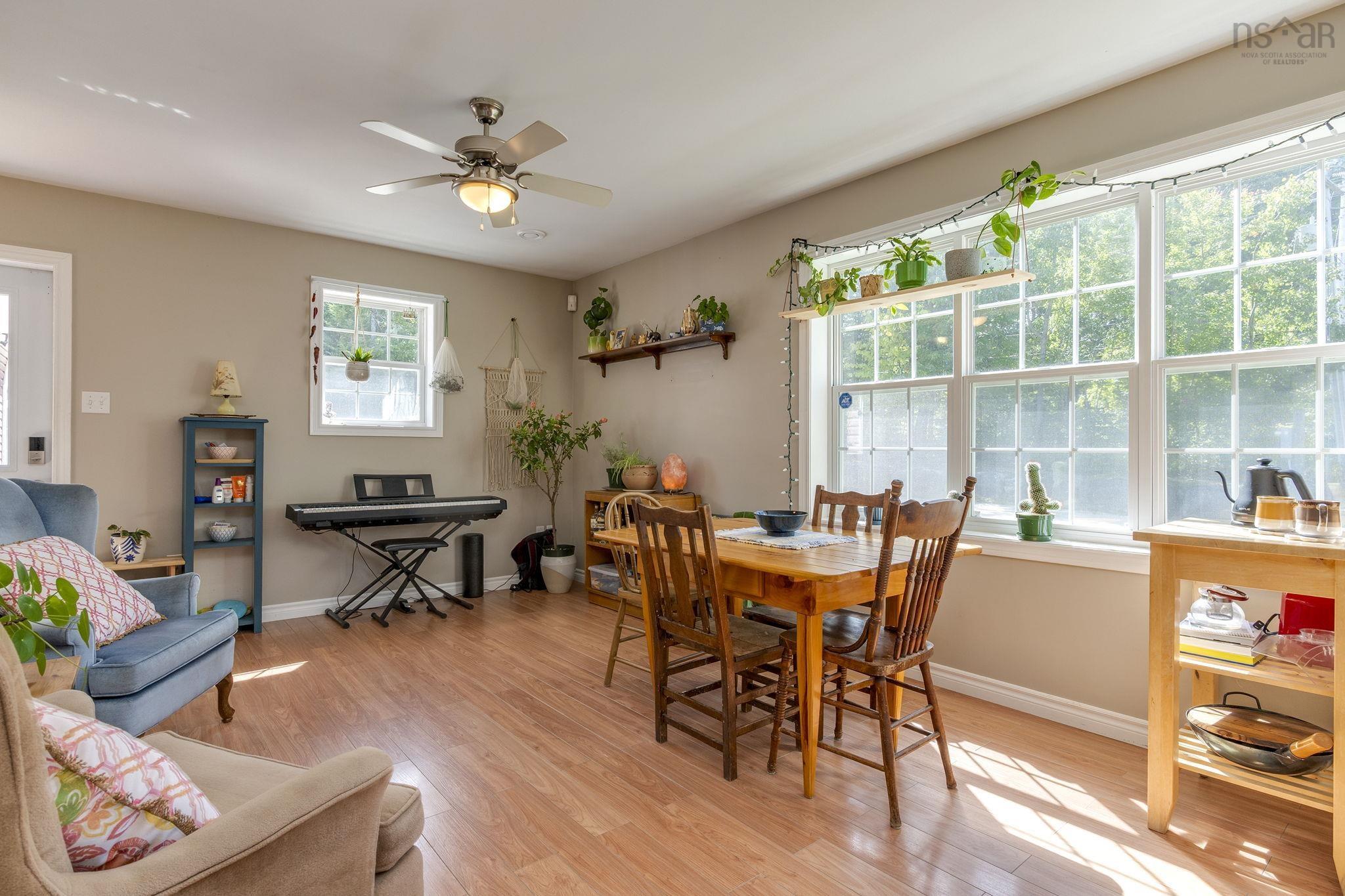 $734,900.00: 202 Mill Lake Road, Hubbards