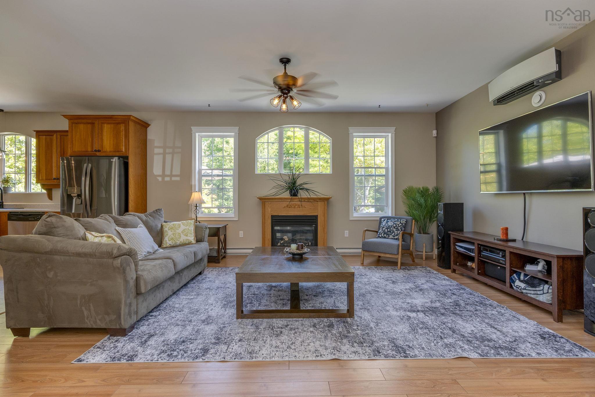 $734,900.00: 202 Mill Lake Road, Hubbards