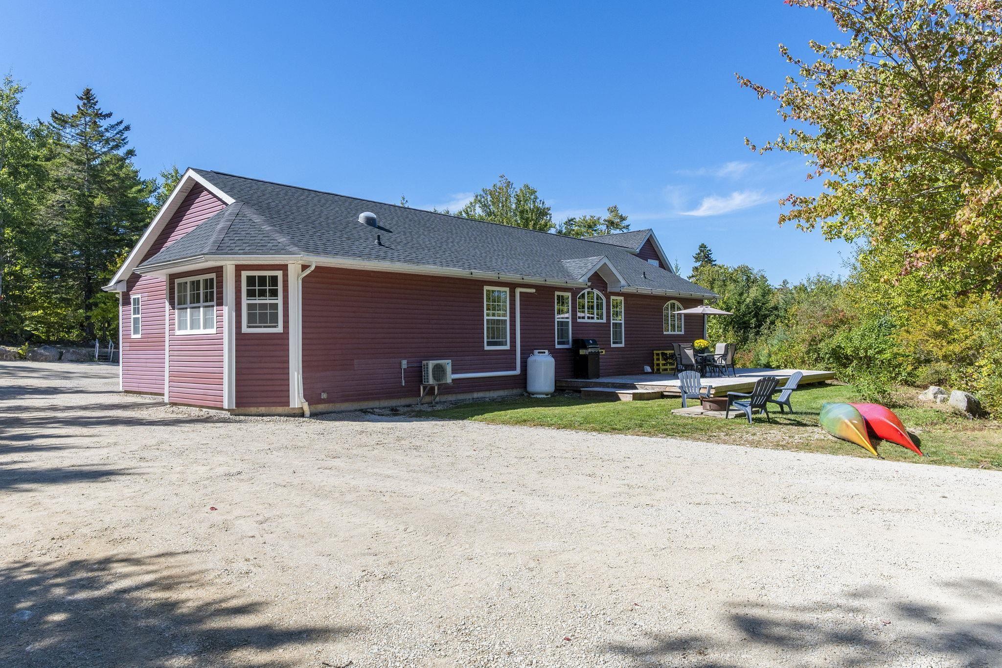 $734,900.00: 202 Mill Lake Road, Hubbards