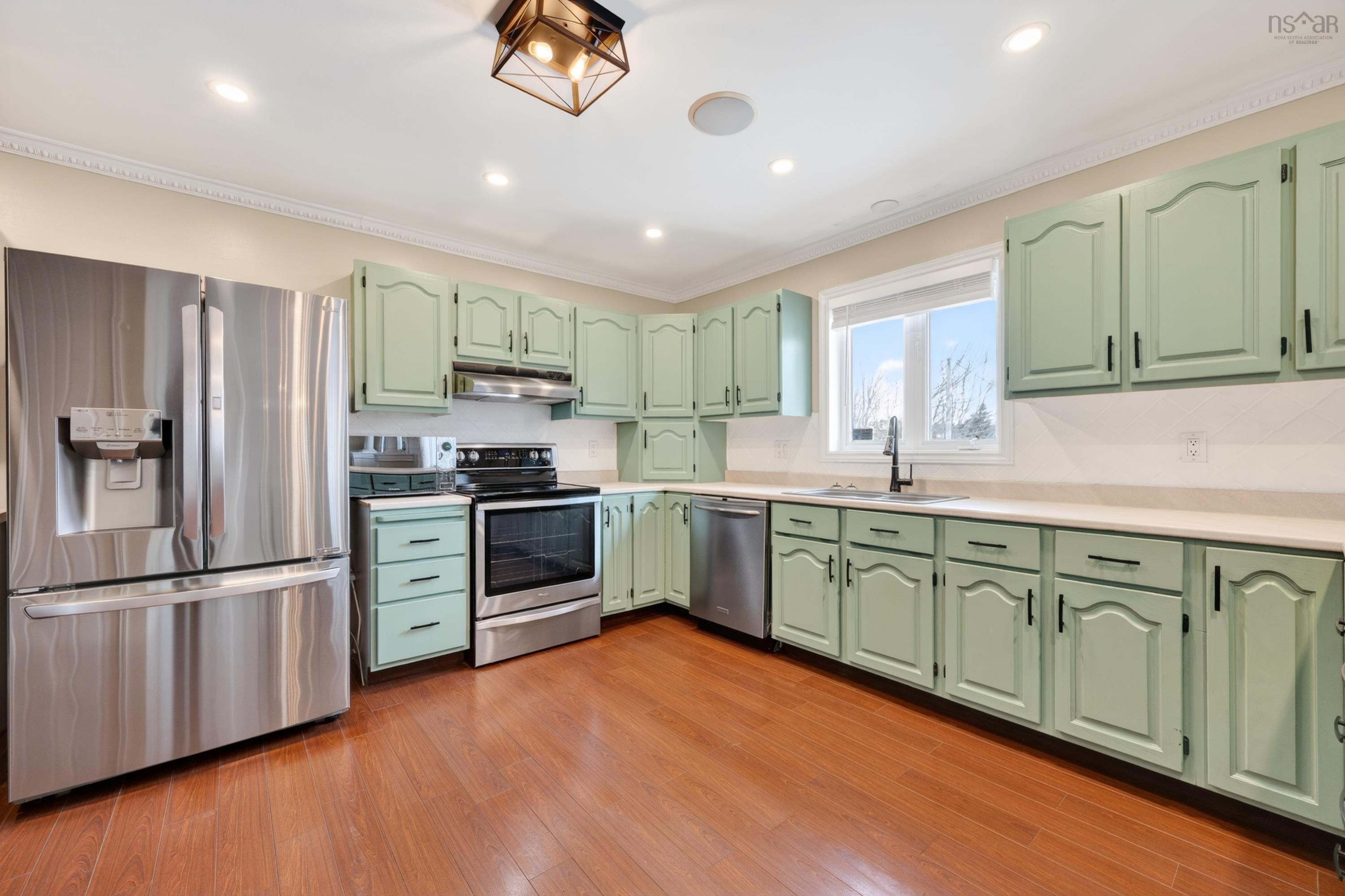 $449,900.00: 4155 East Bay Highway, East Bay