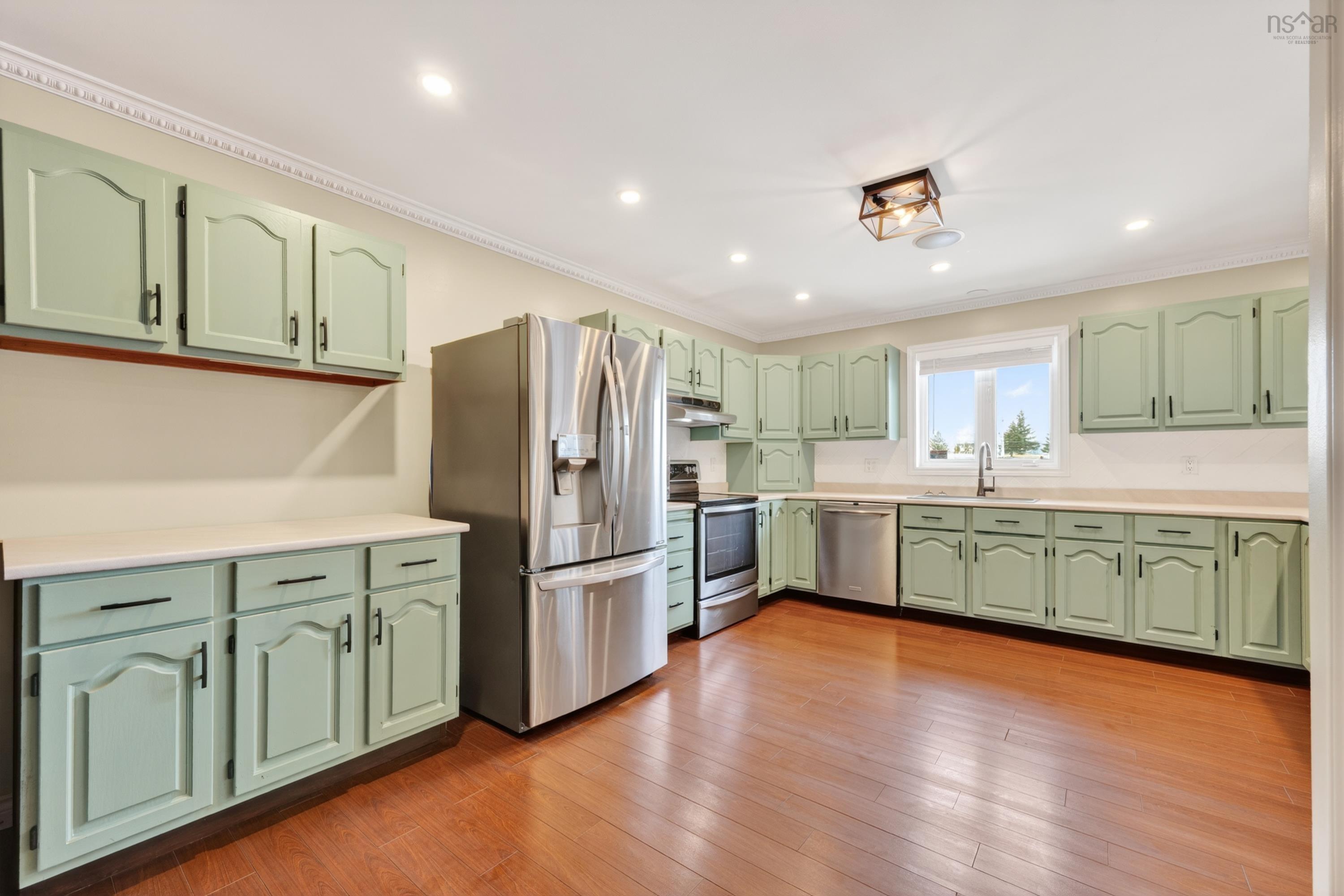 $449,900.00: 4155 East Bay Highway, East Bay