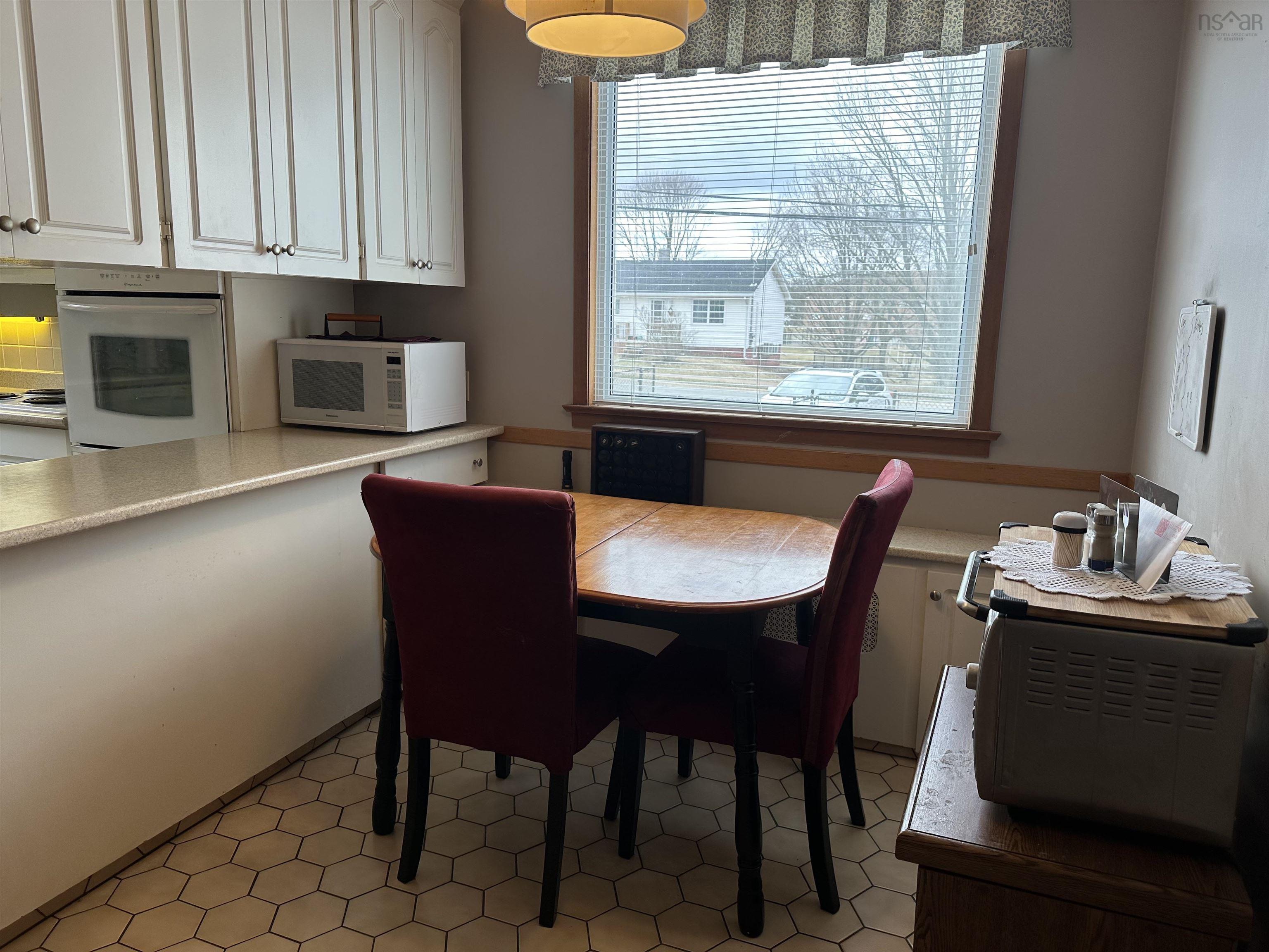 $269,900.00: 21 Allan Avenue, Stellarton