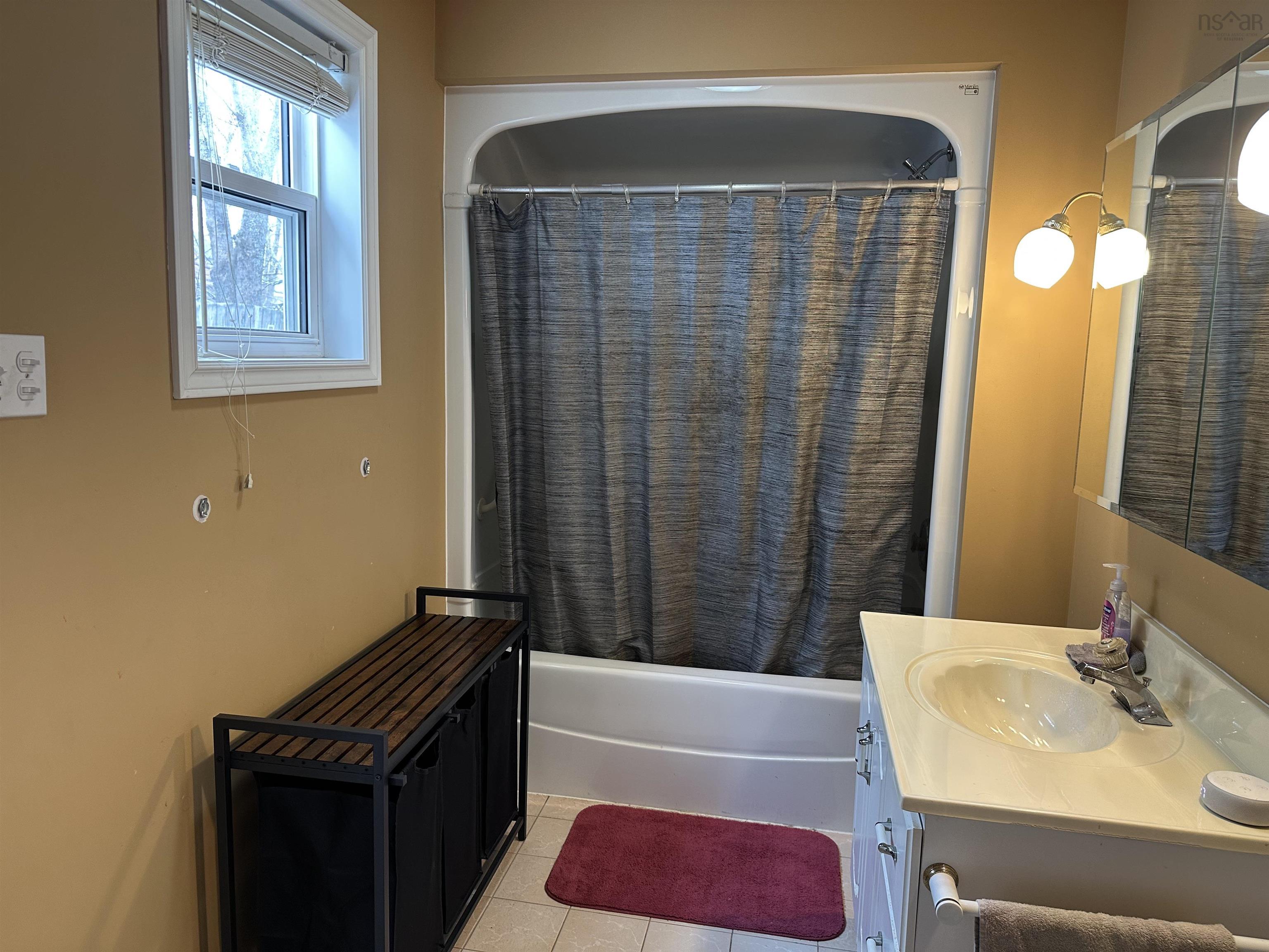 $269,900.00: 21 Allan Avenue, Stellarton