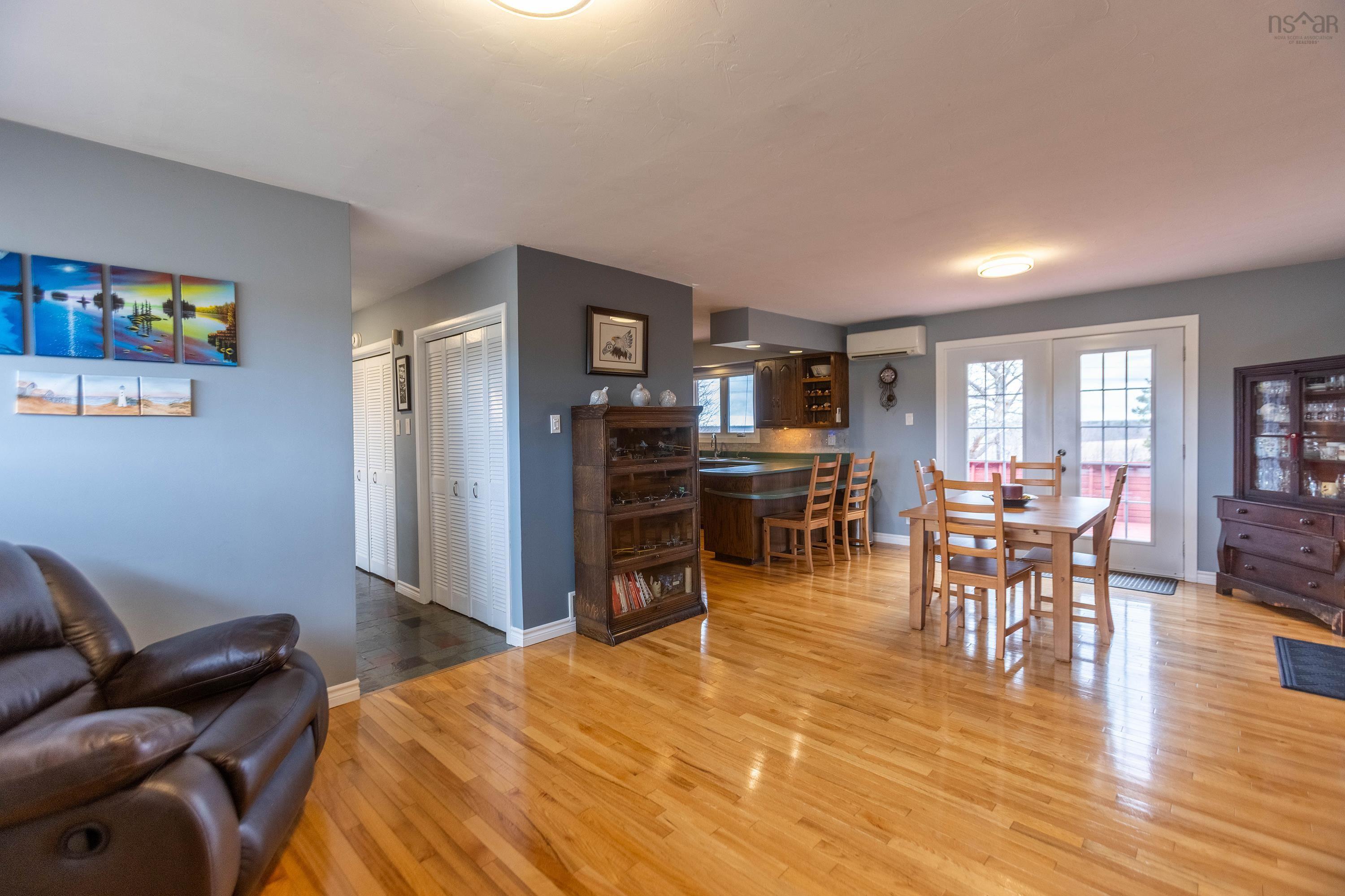 $399,900.00: 19 Biggs Drive, East Amherst