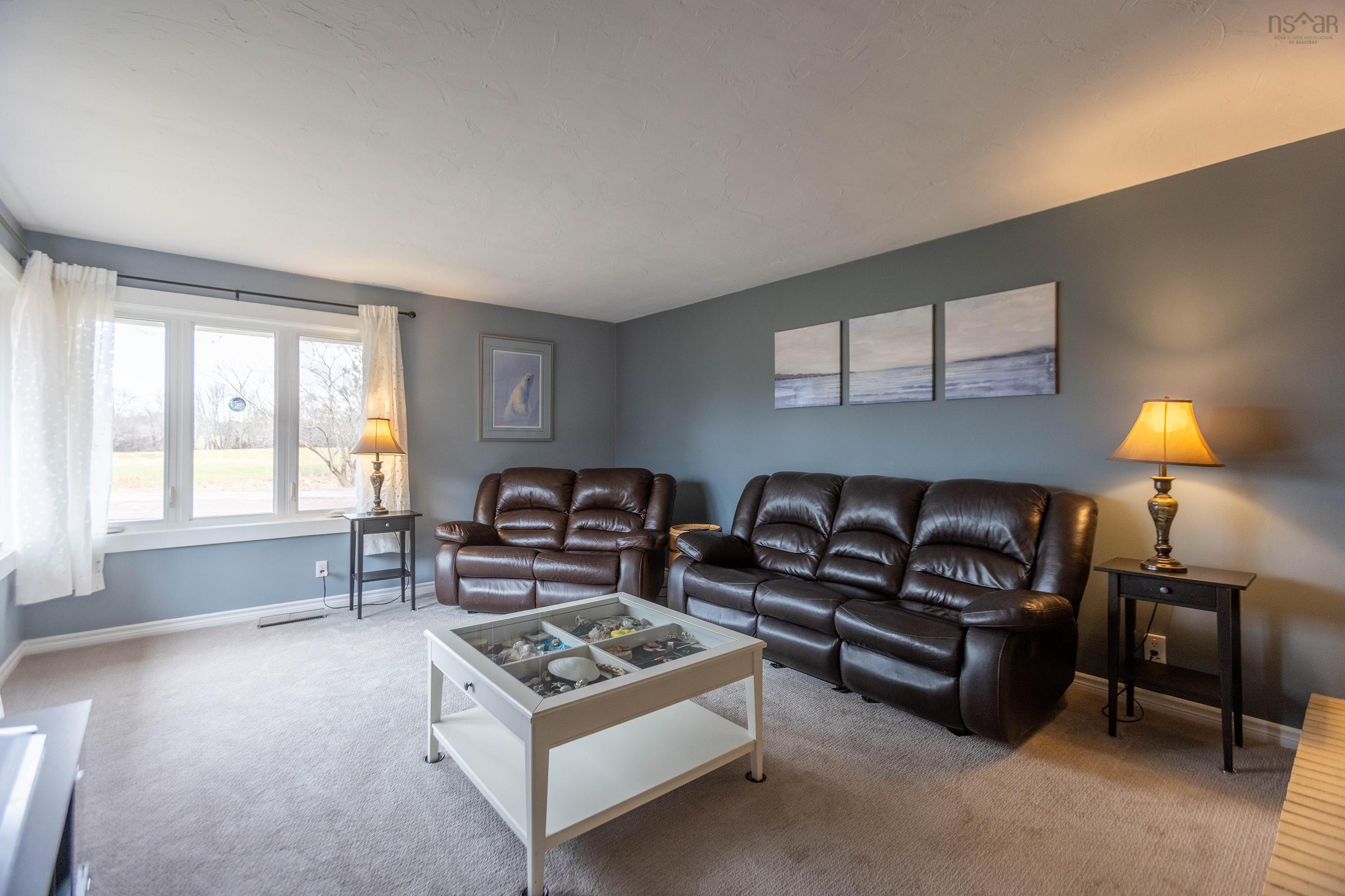 $399,900.00: 19 Biggs Drive, East Amherst
