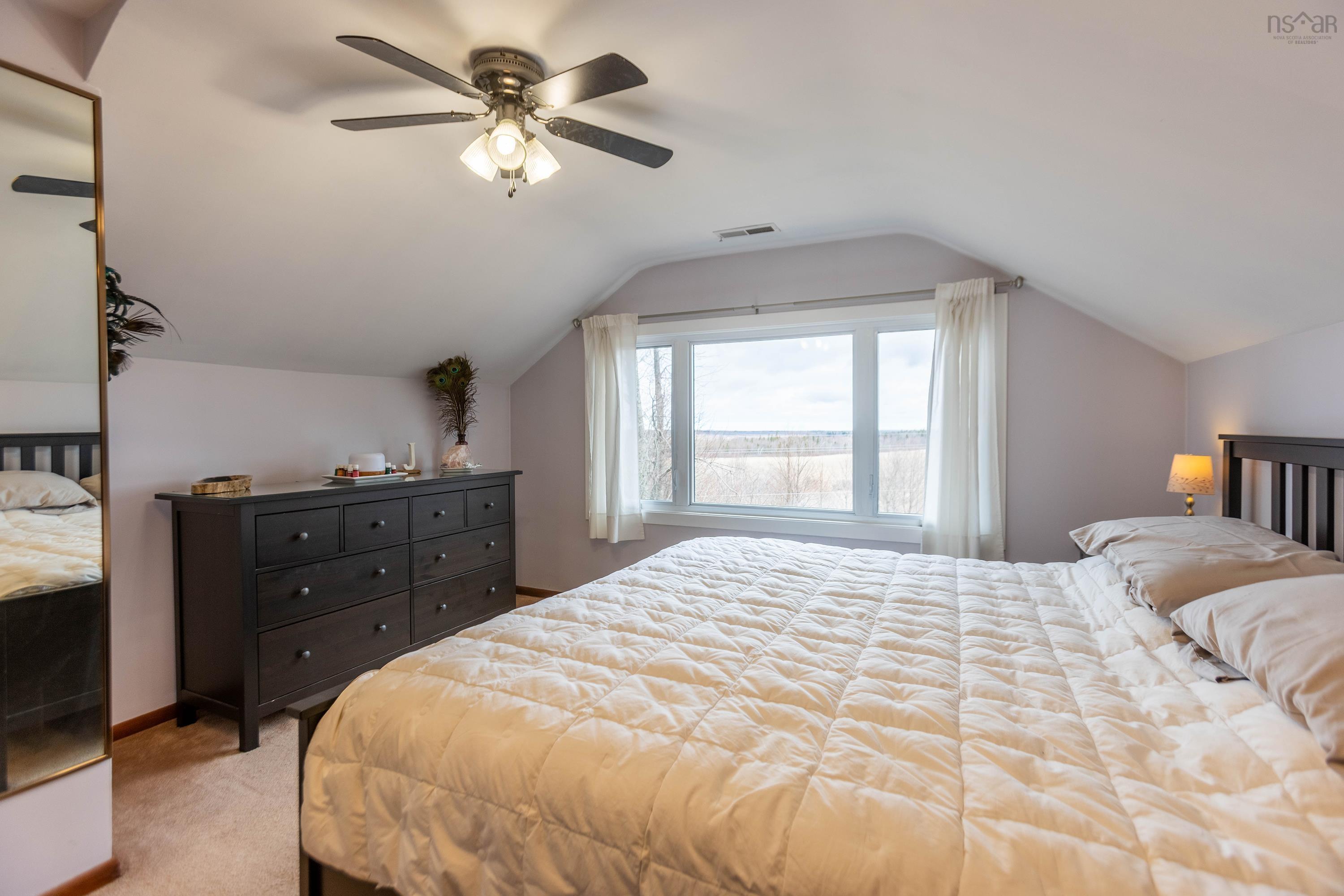 $399,900.00: 19 Biggs Drive, East Amherst