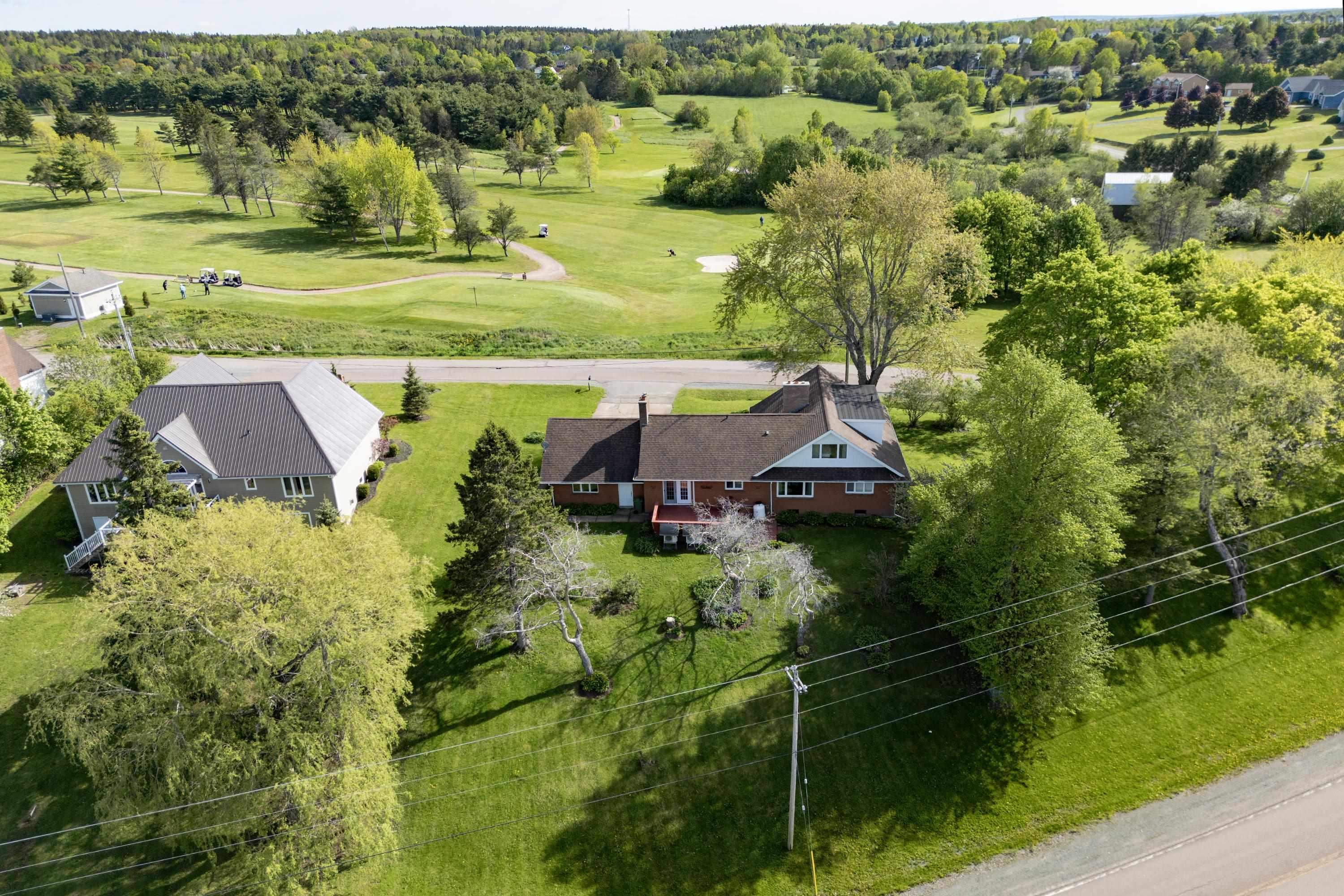 $399,900.00: 19 Biggs Drive, East Amherst