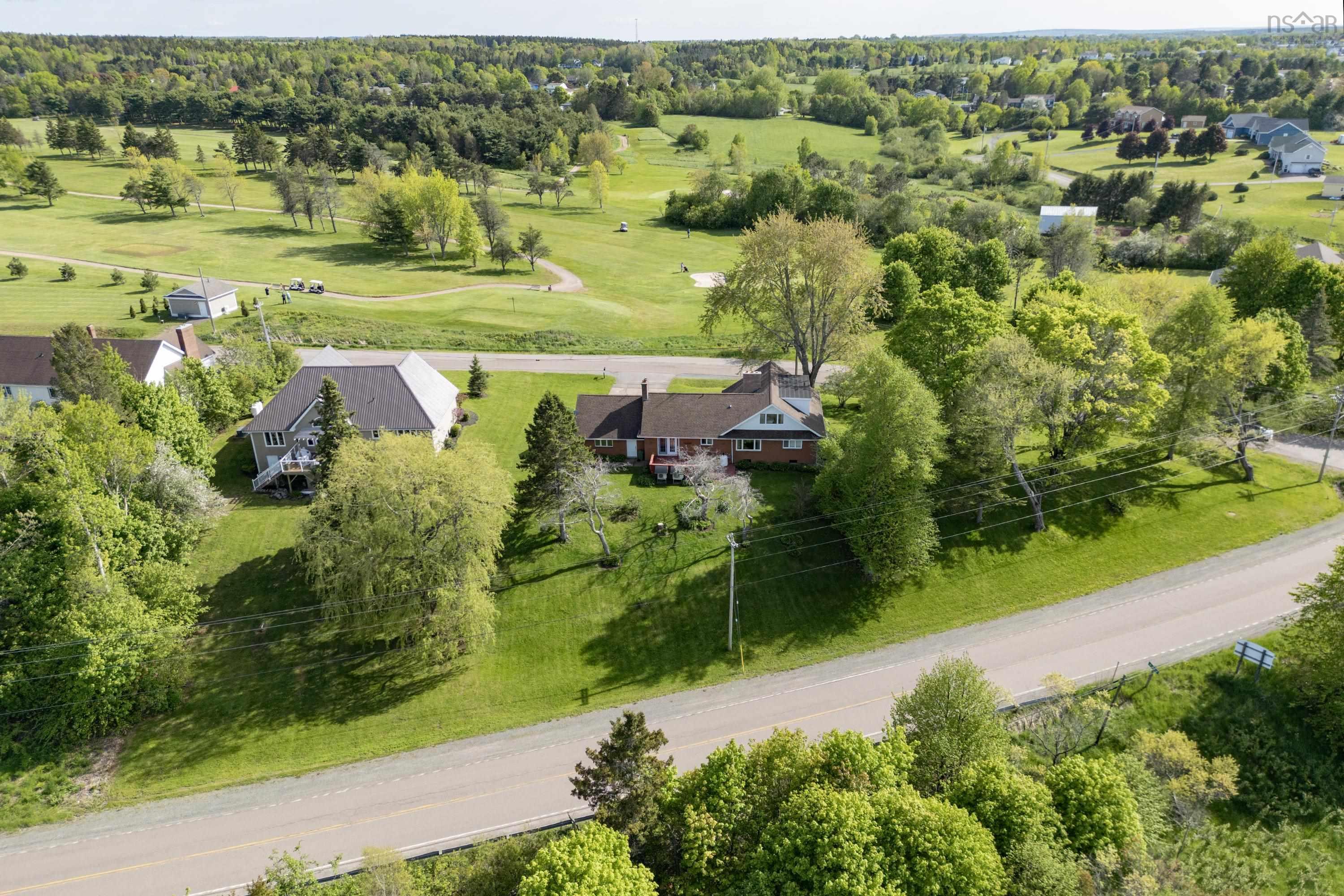 $399,900.00: 19 Biggs Drive, East Amherst