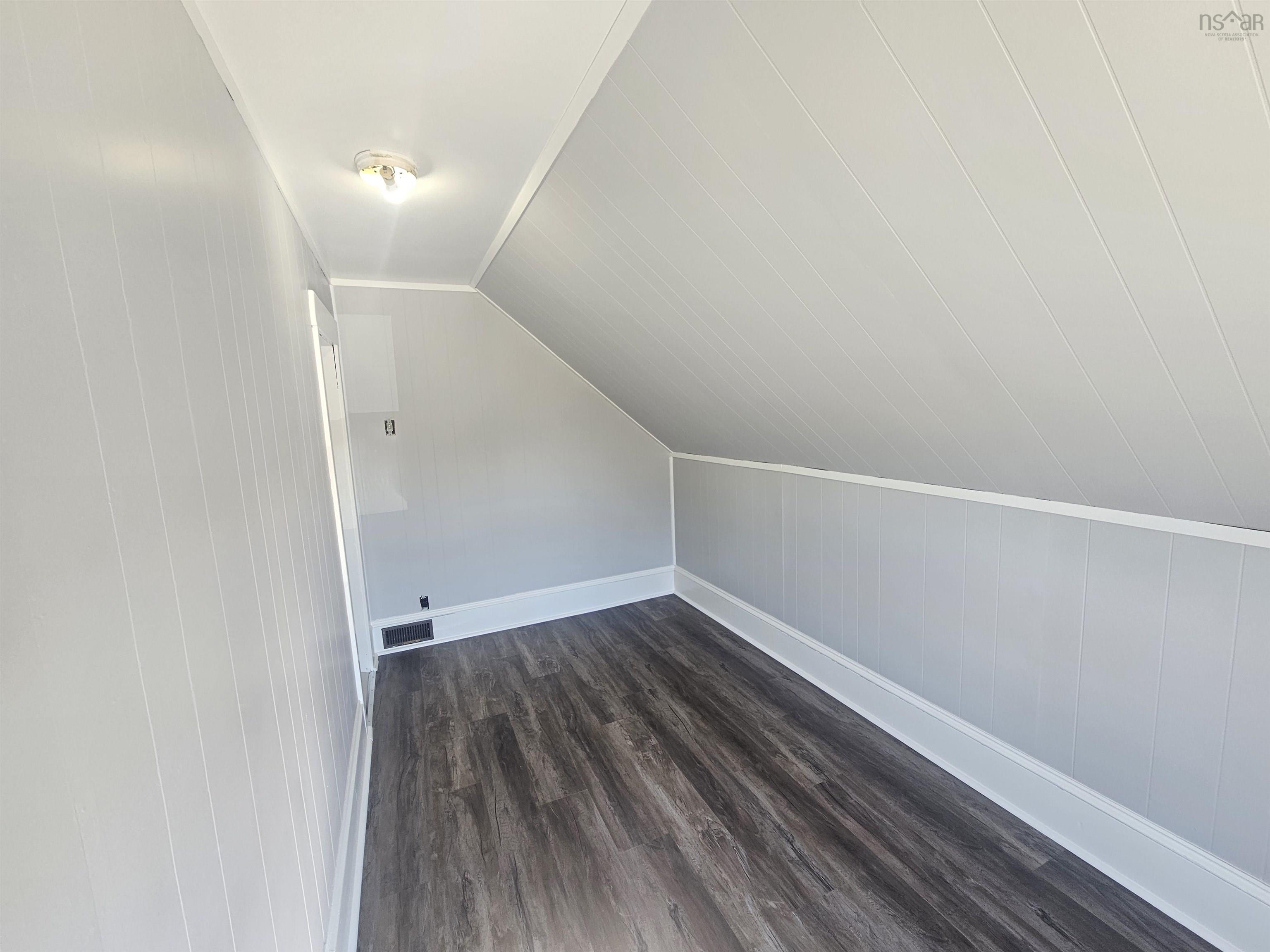 $164,900.00: 105 Mitchell Avenue, Dominion