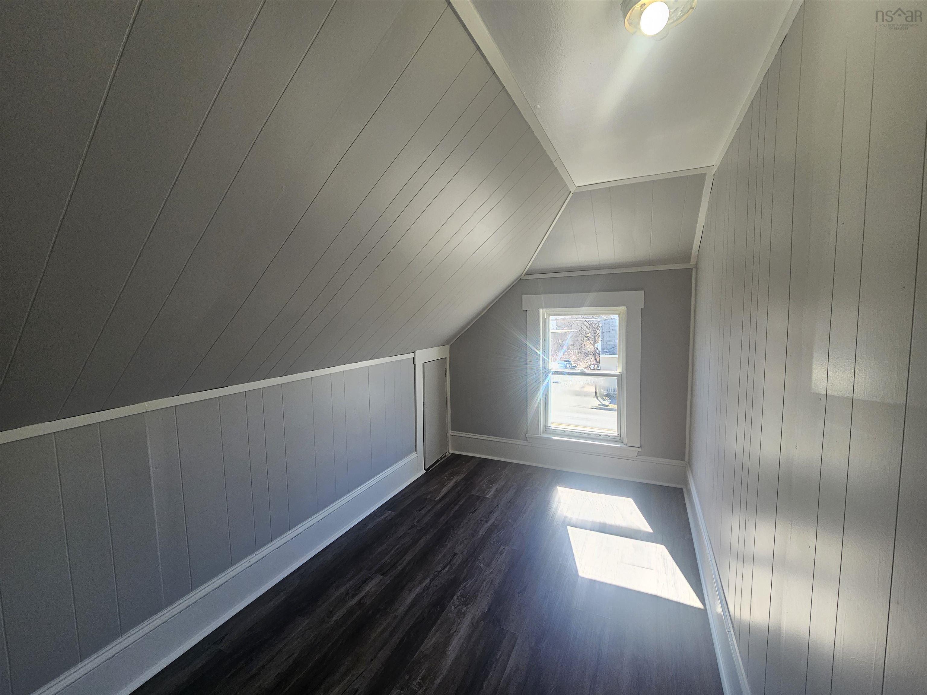 $164,900.00: 105 Mitchell Avenue, Dominion