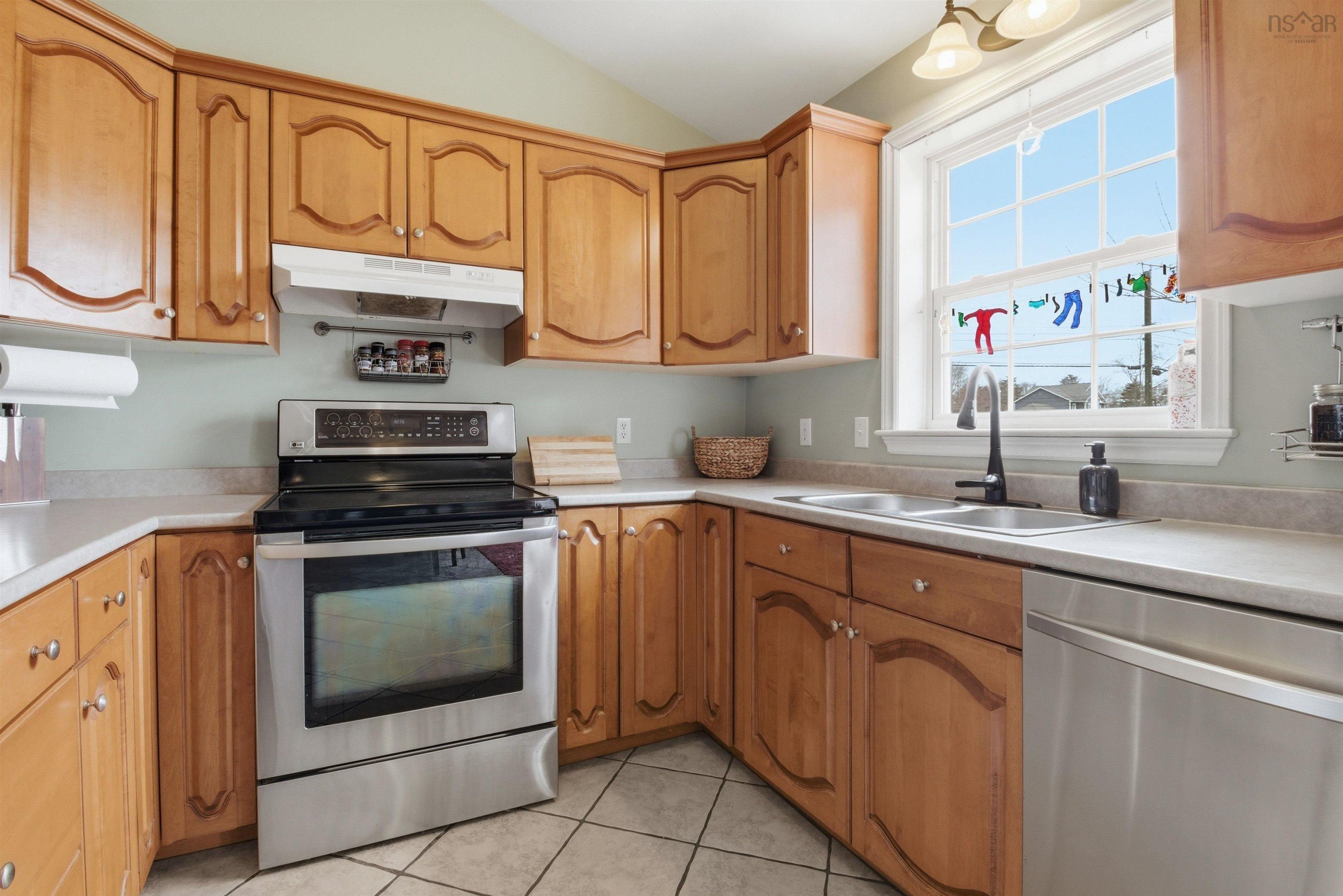 $499,900.00: 37 White Road, Enfield
