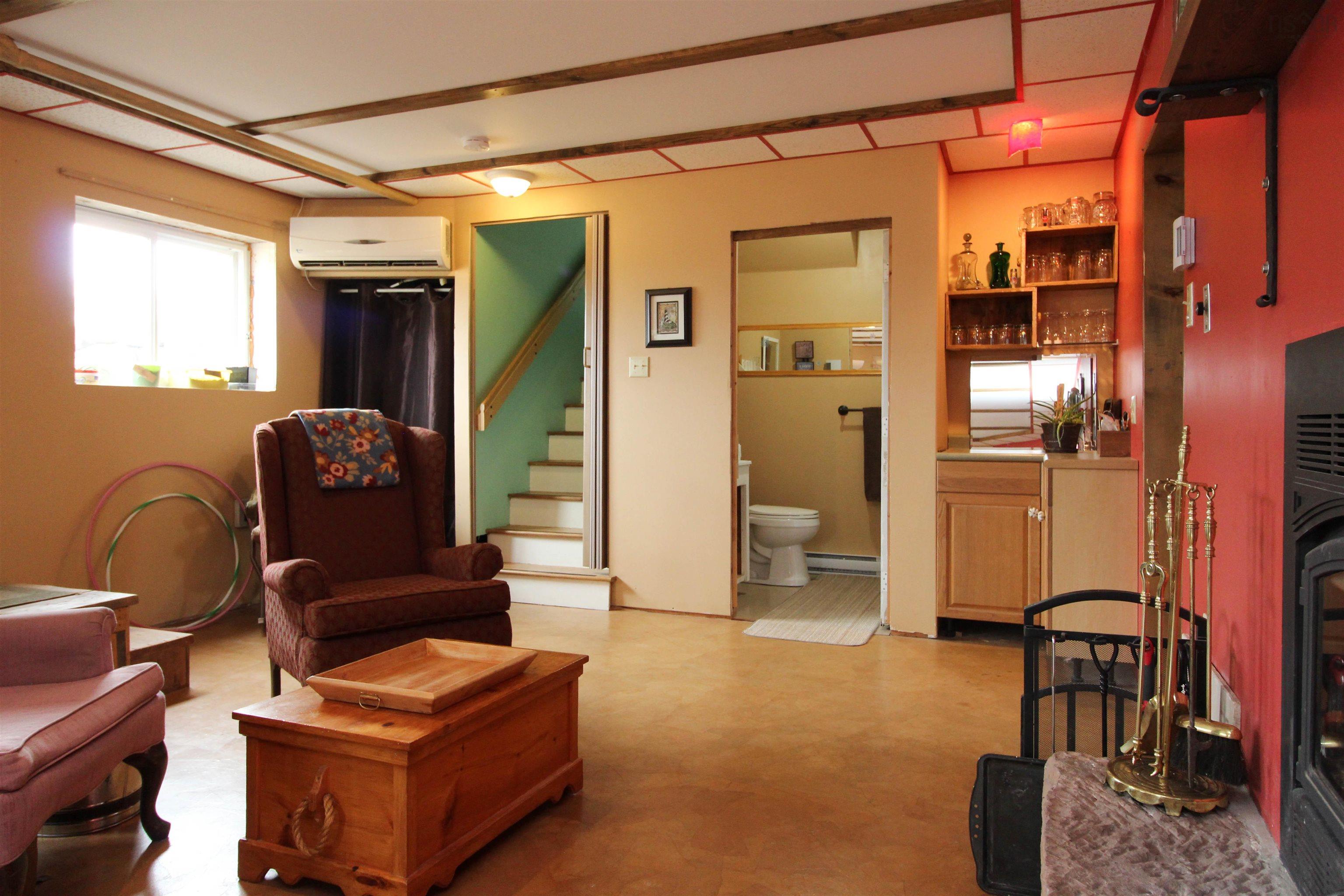 $459,000.00: 615 New Road, Melville