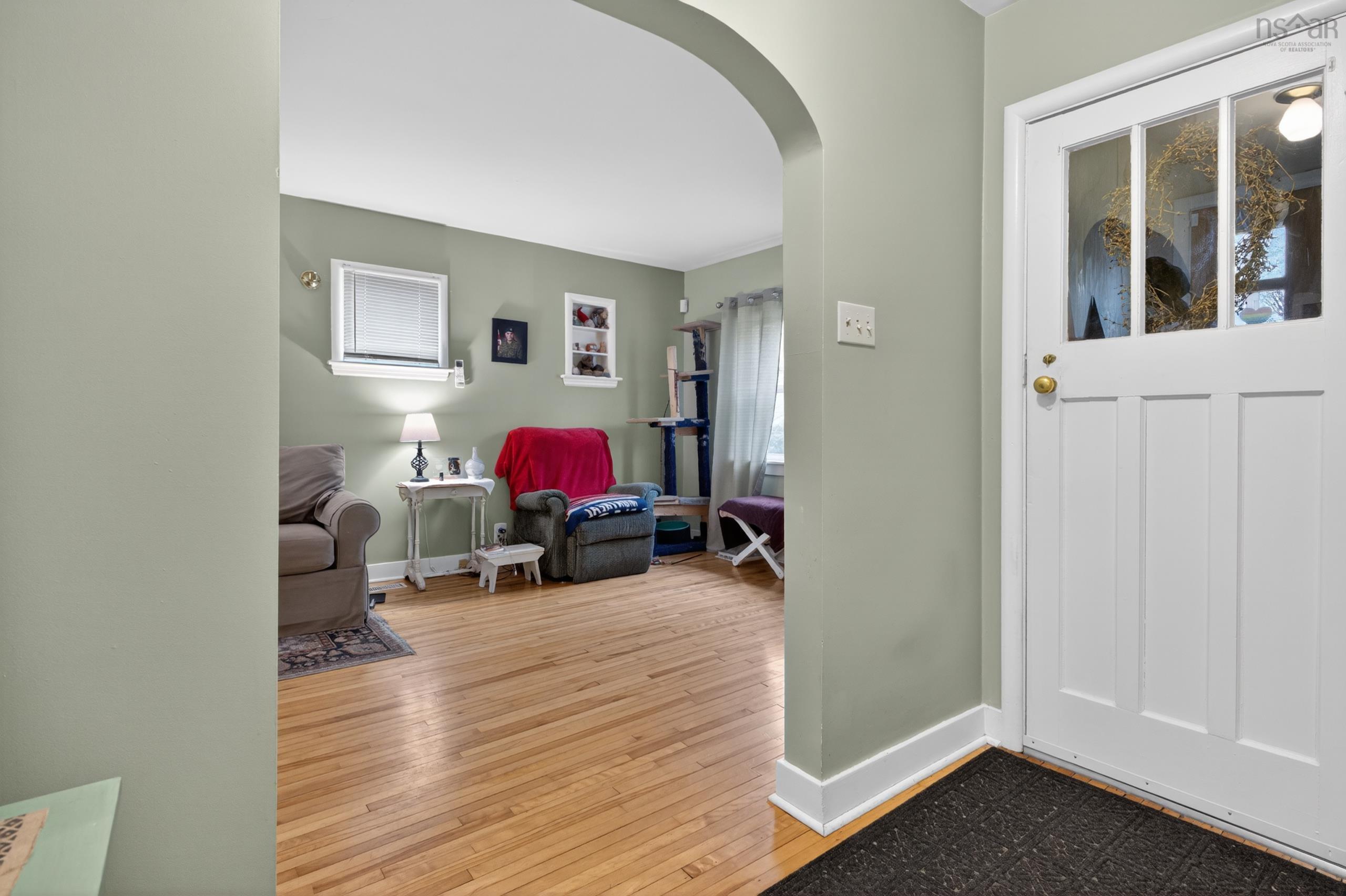 $304,900.00: 46 Lockhart Avenue, Truro