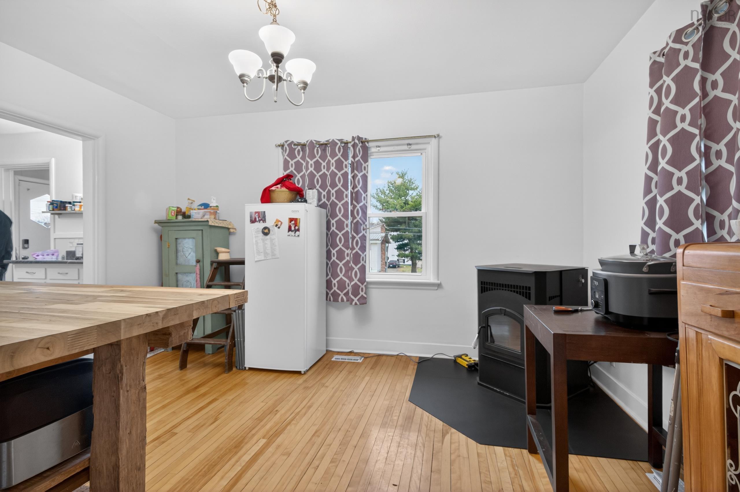 $304,900.00: 46 Lockhart Avenue, Truro