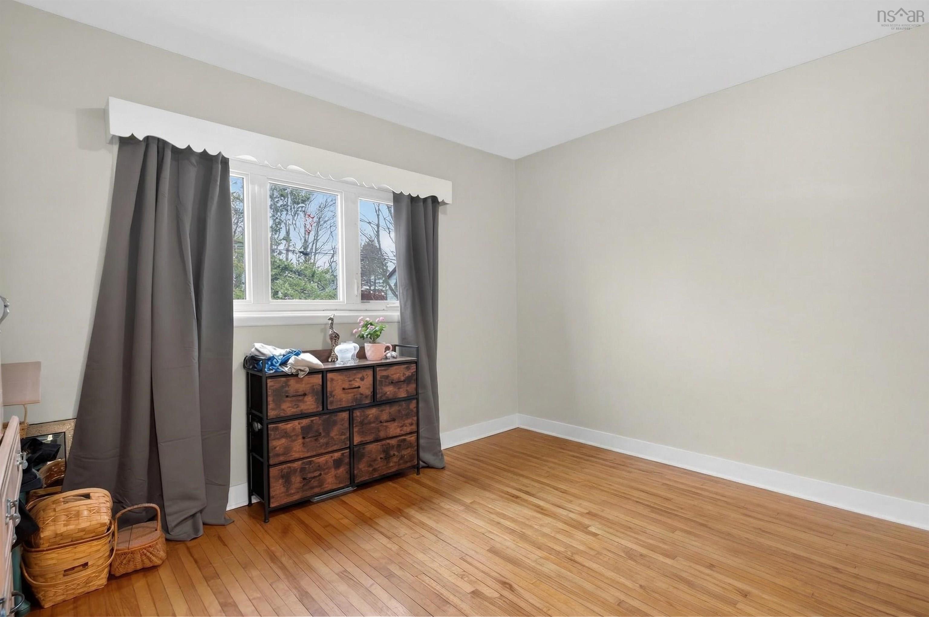 $304,900.00: 46 Lockhart Avenue, Truro
