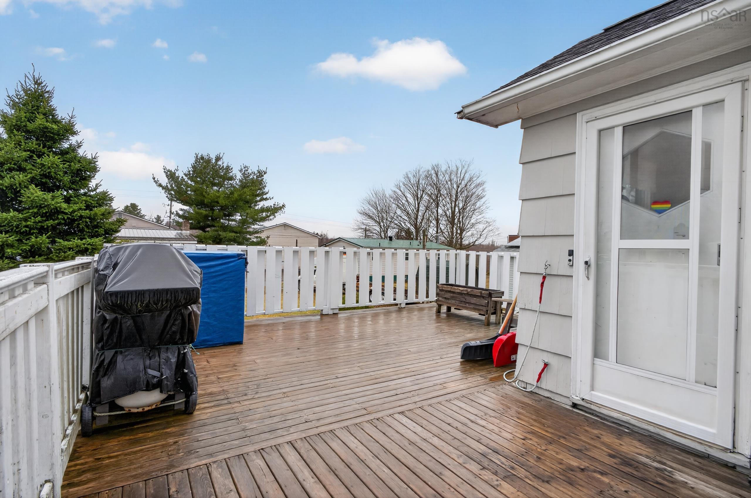 $304,900.00: 46 Lockhart Avenue, Truro