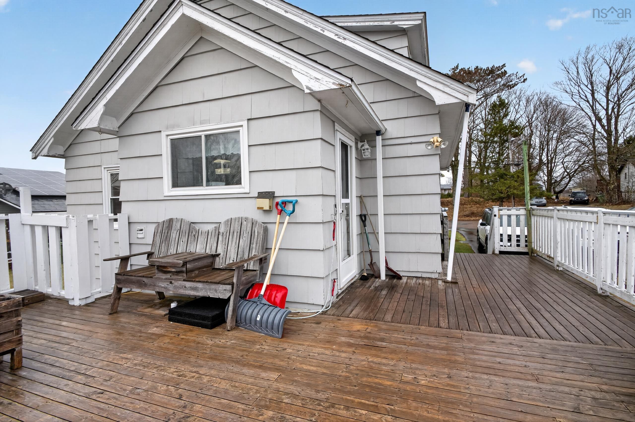 $304,900.00: 46 Lockhart Avenue, Truro