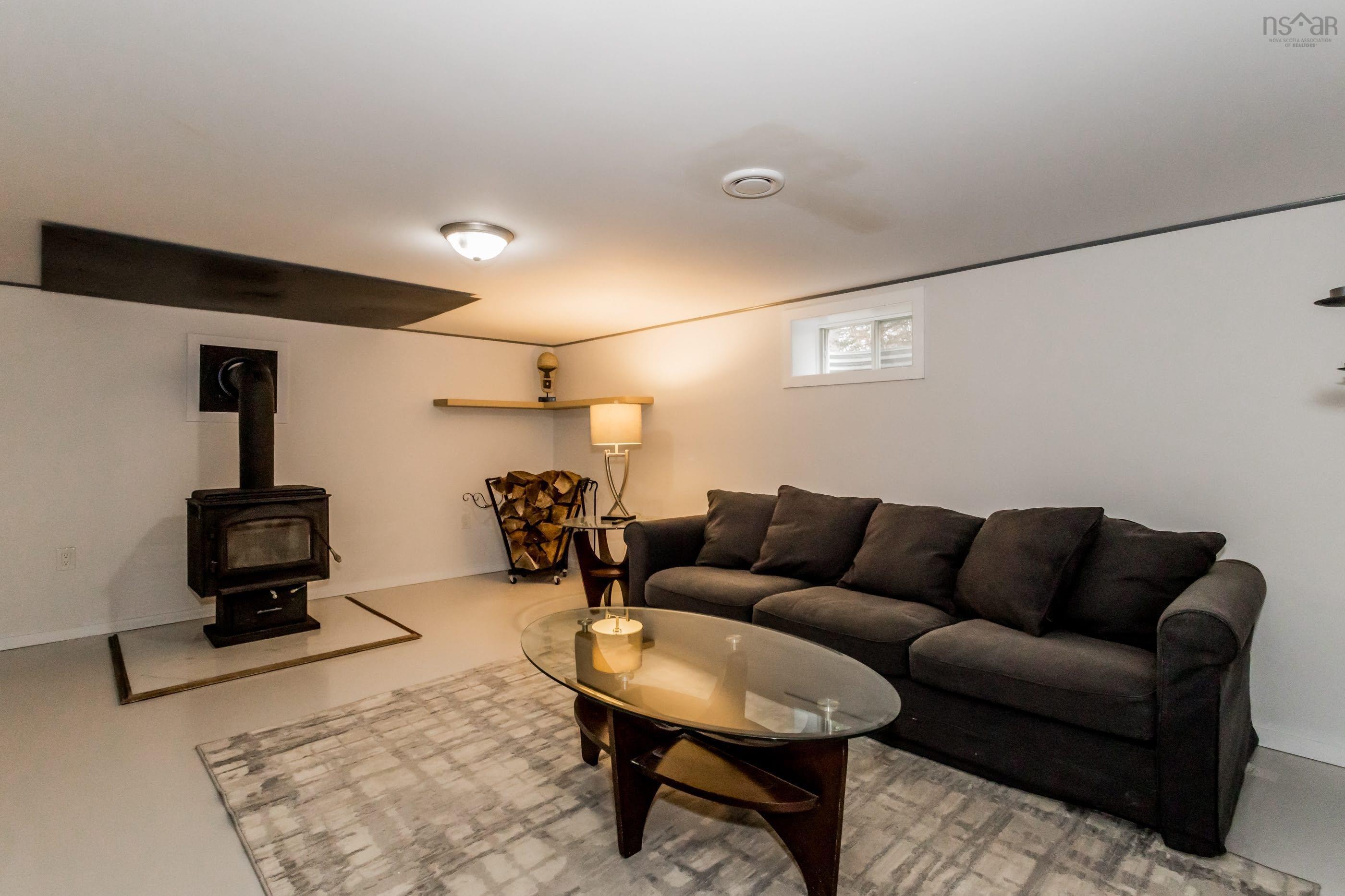 $449,900.00: 16 Hillcrest Avenue, Nictaux