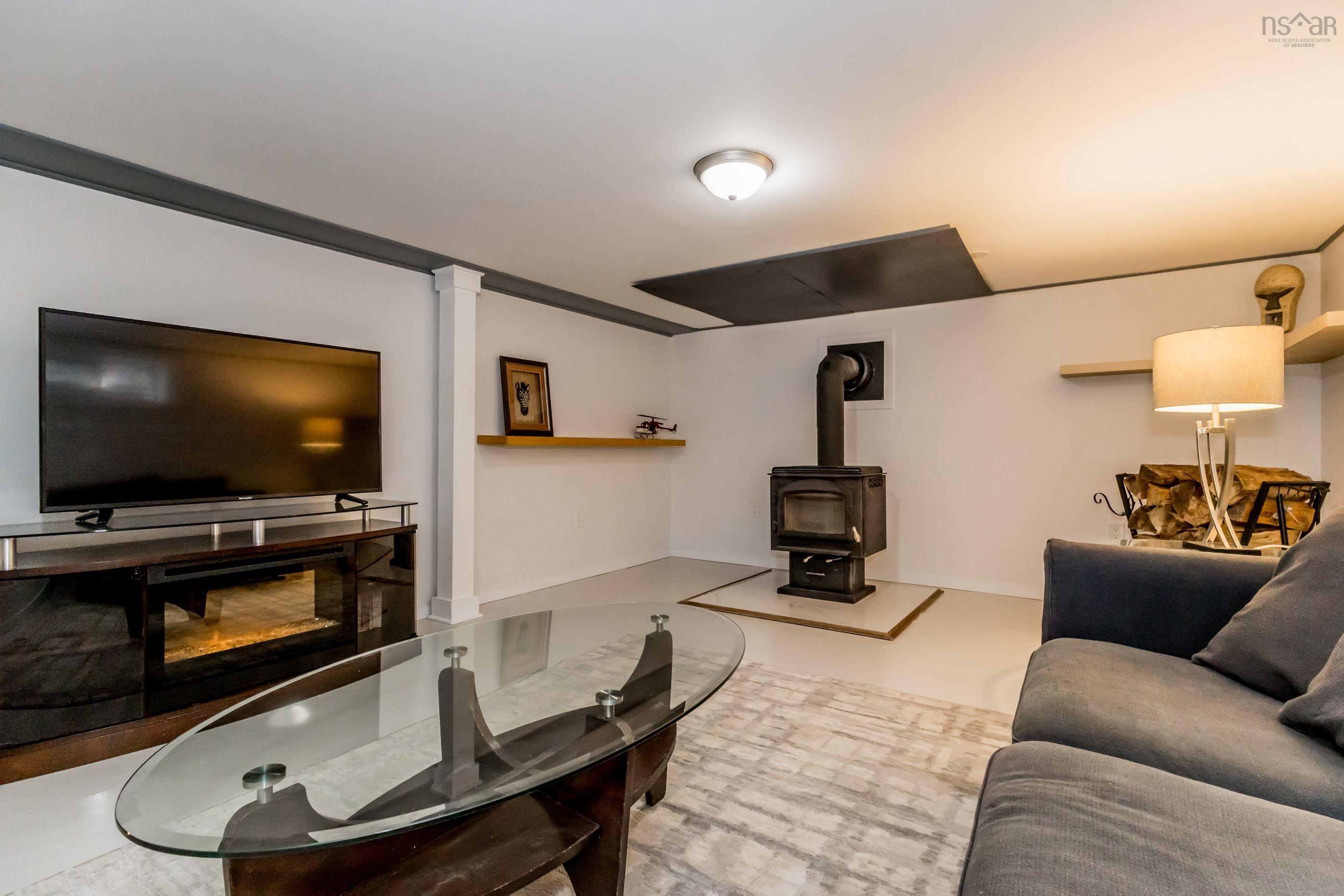 $449,900.00: 16 Hillcrest Avenue, Nictaux