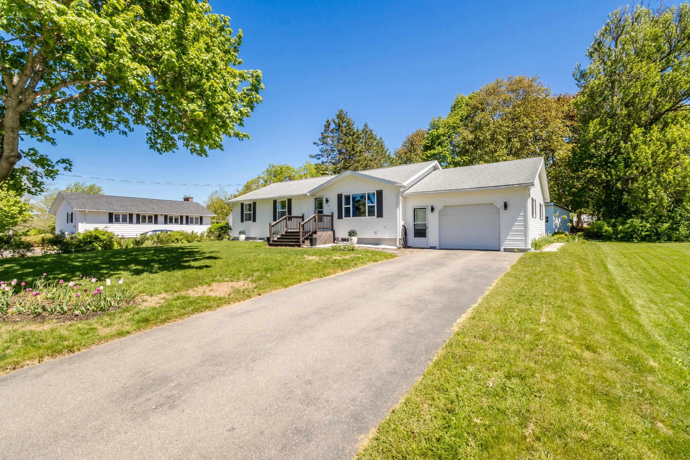 $449,900.00: 16 Hillcrest Avenue, Nictaux