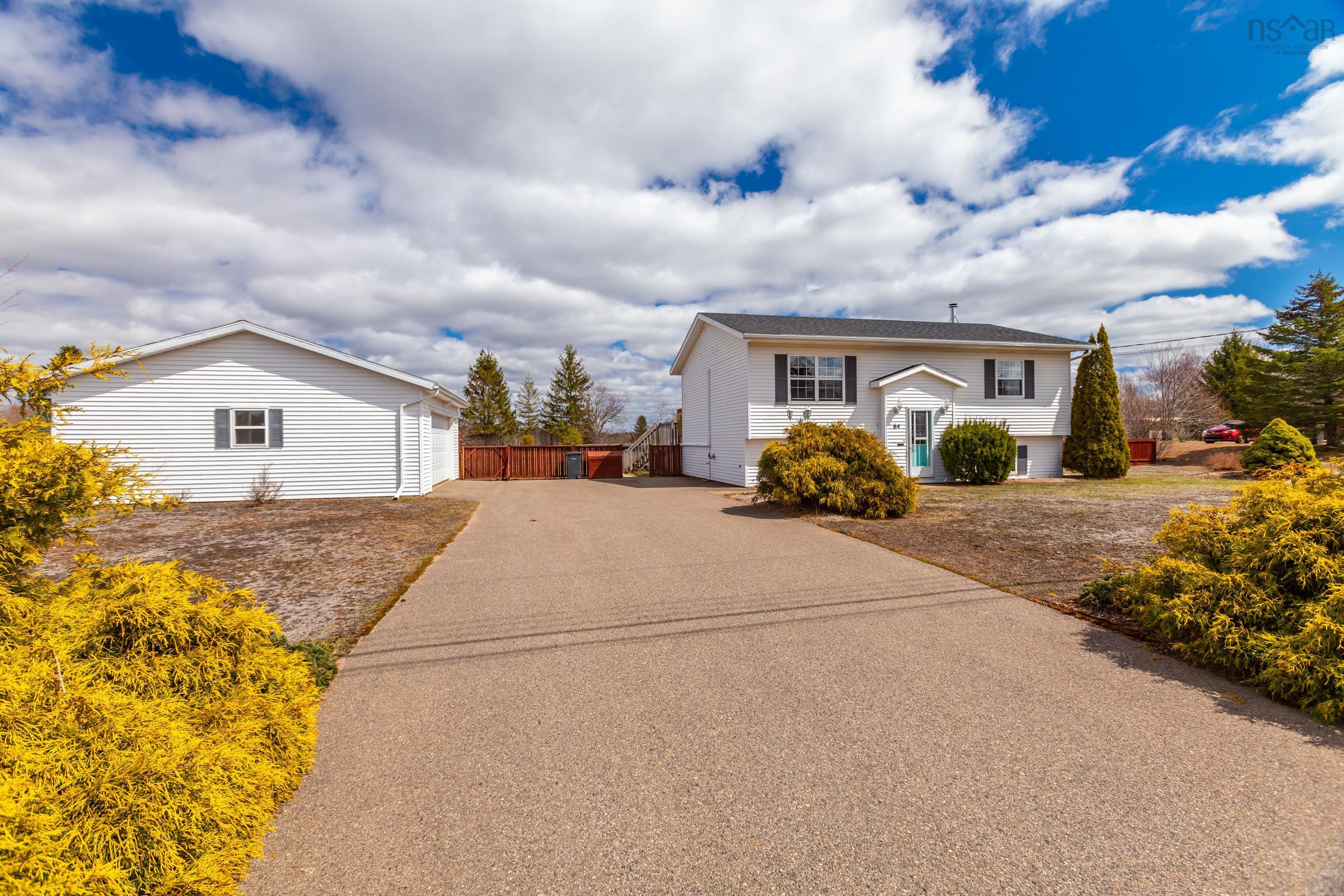 $399,500.00: 64 Seth Drive, Wilmot