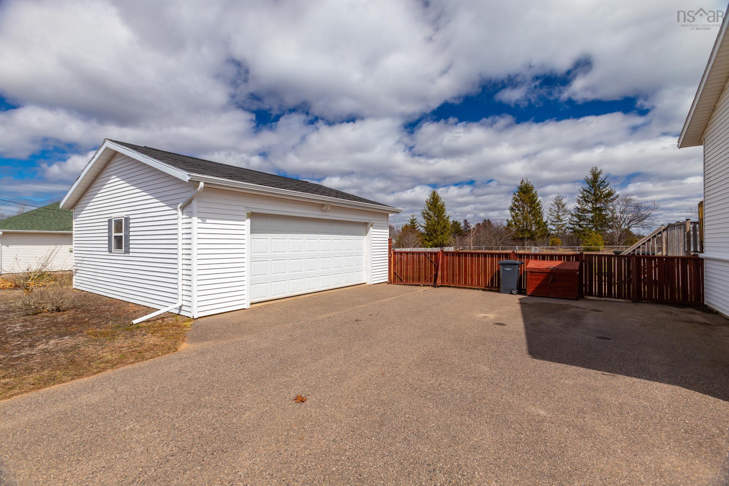 $399,500.00: 64 Seth Drive, Wilmot