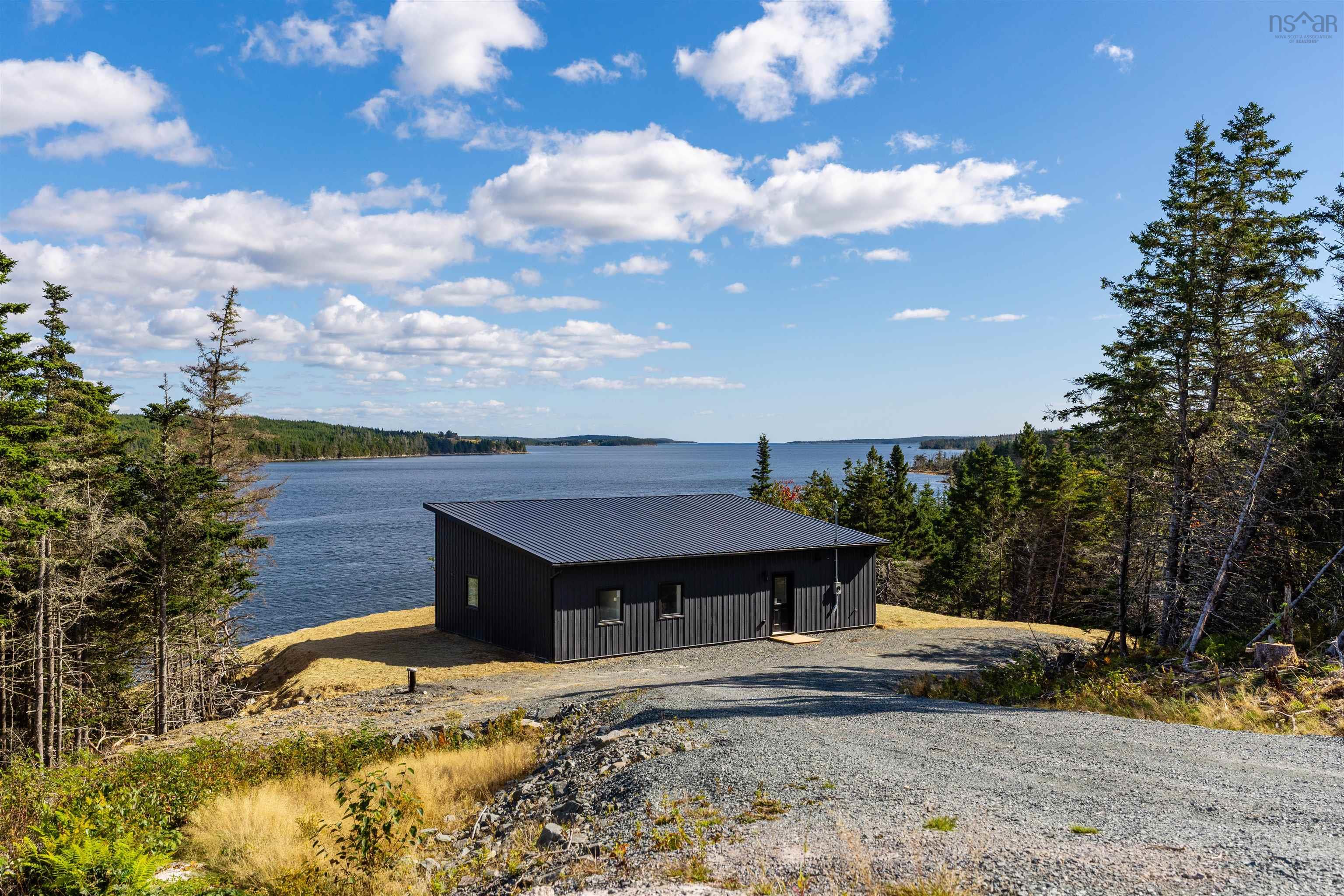 $427,500.00: 659 West Liscomb Point Road, Liscomb
