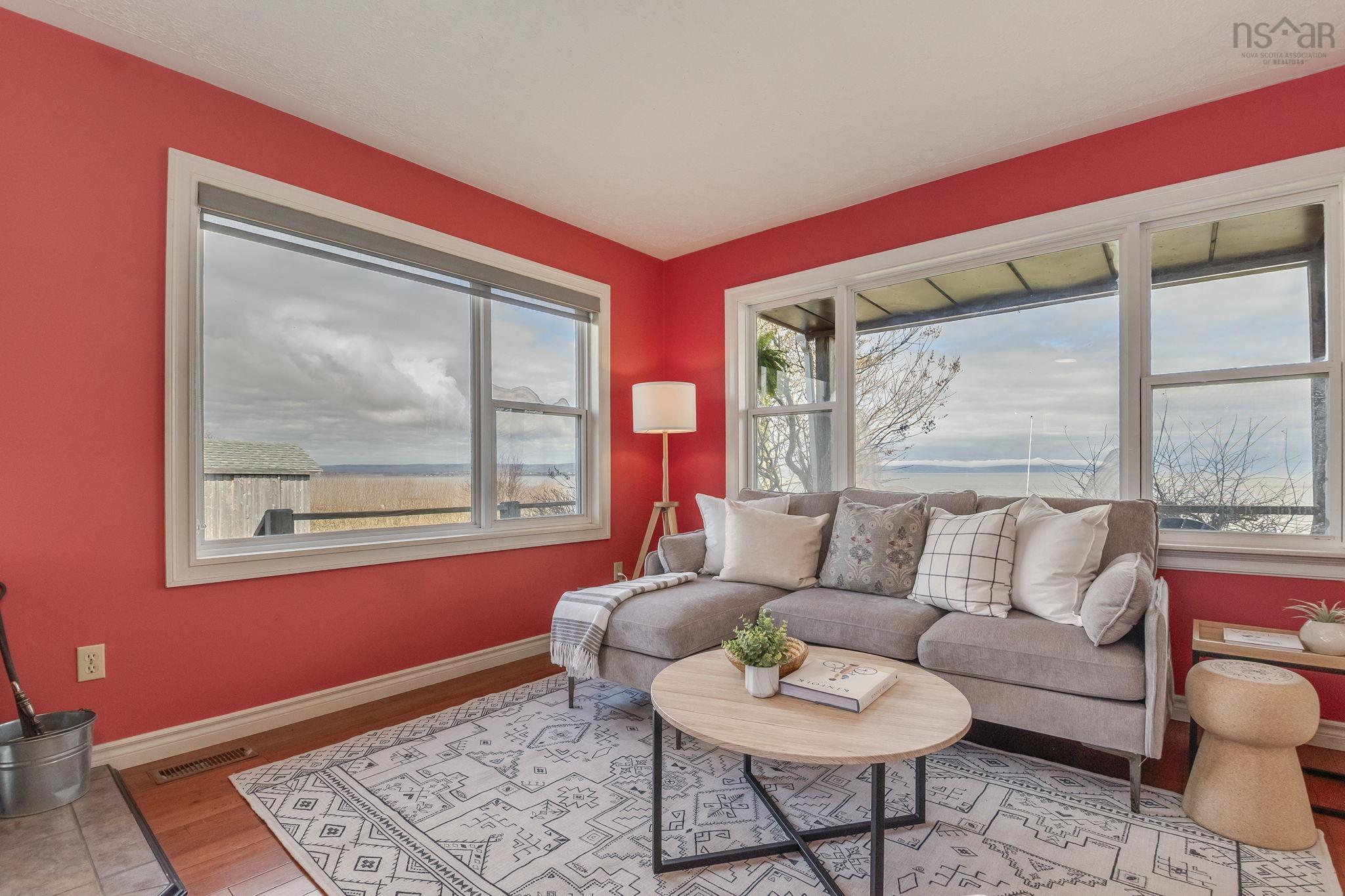 $725,000.00: 102 Pheasant Road, North Grand Pre