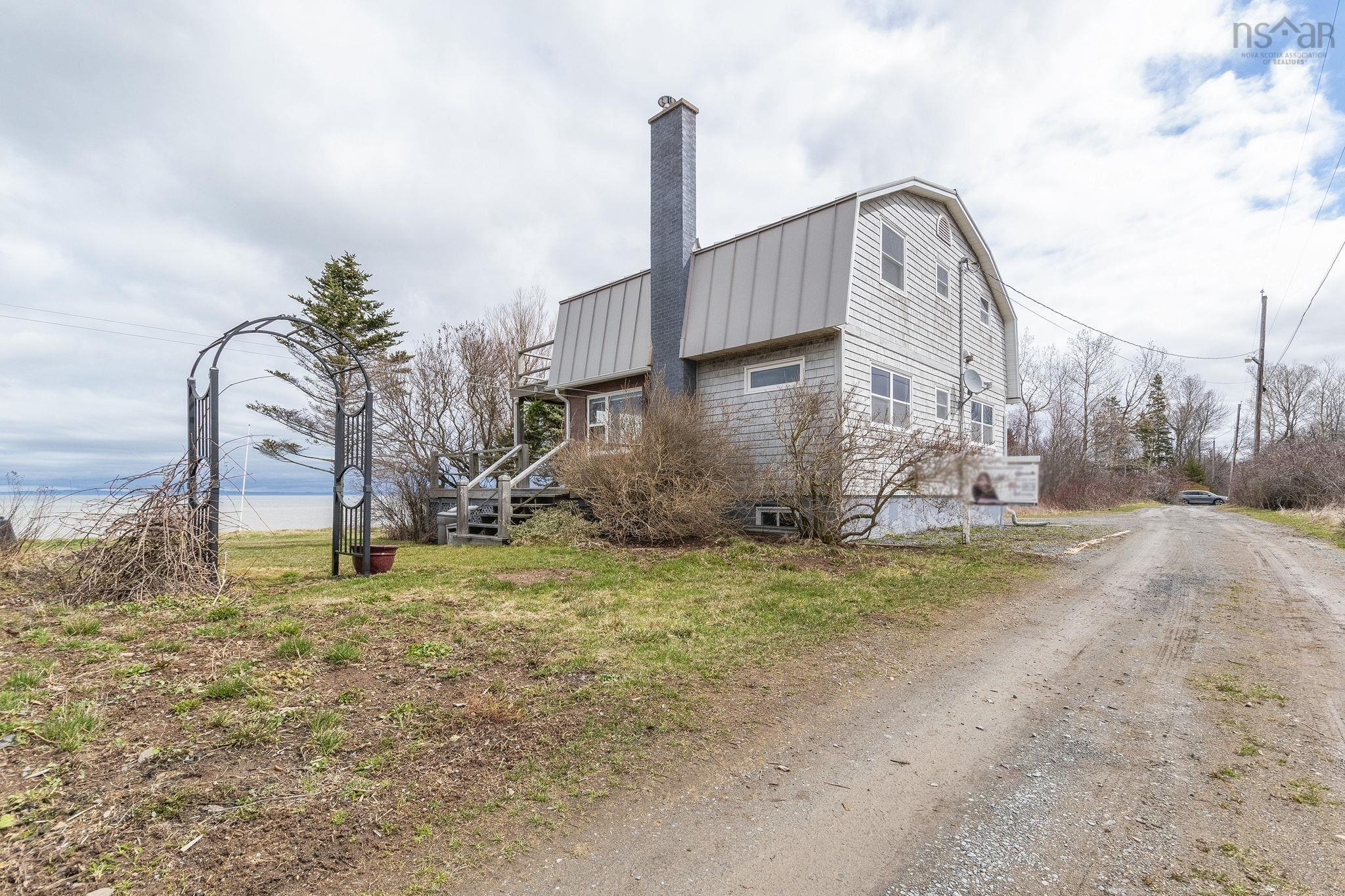 $725,000.00: 102 Pheasant Road, North Grand Pre