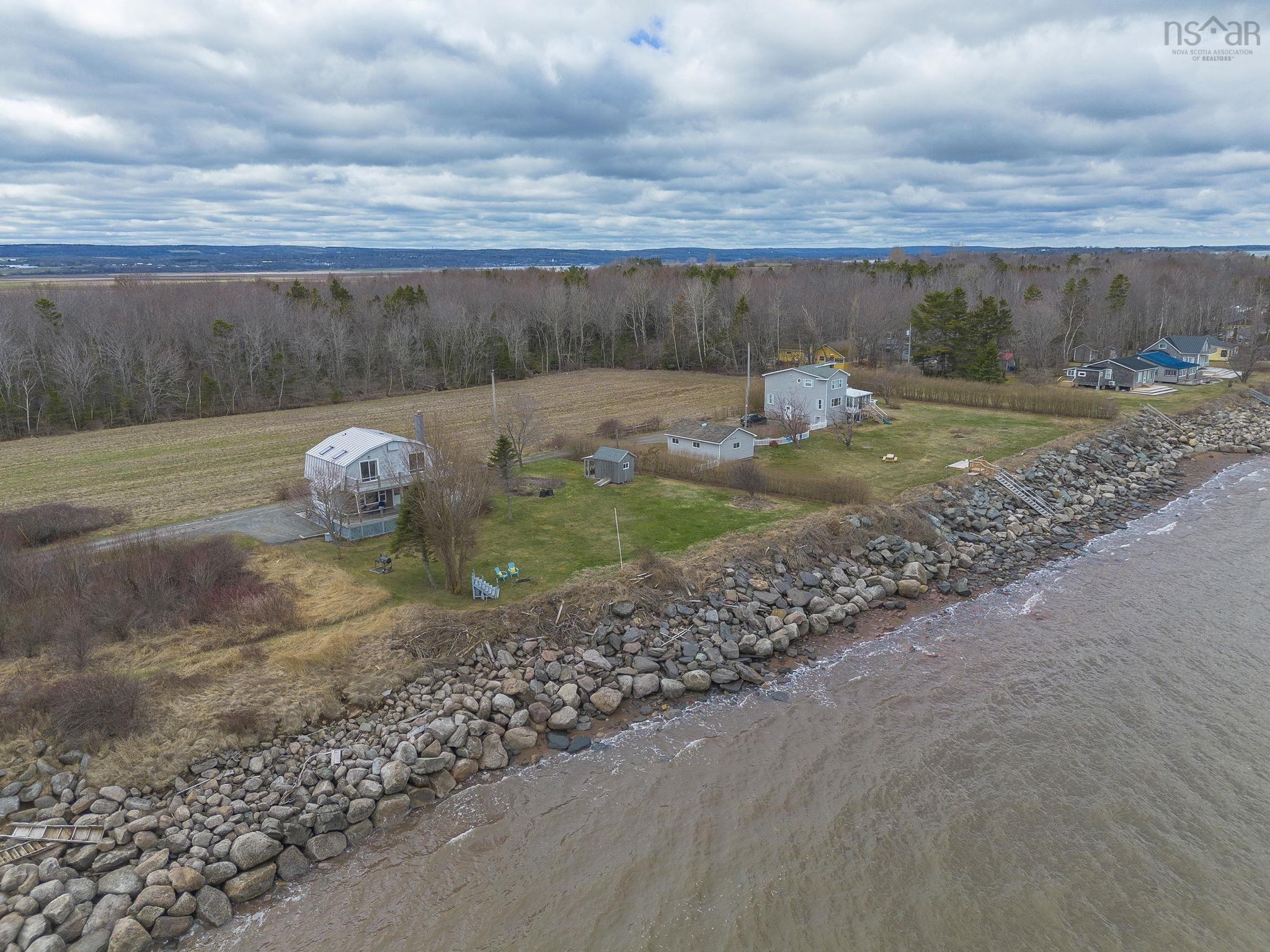 $725,000.00: 102 Pheasant Road, North Grand Pre